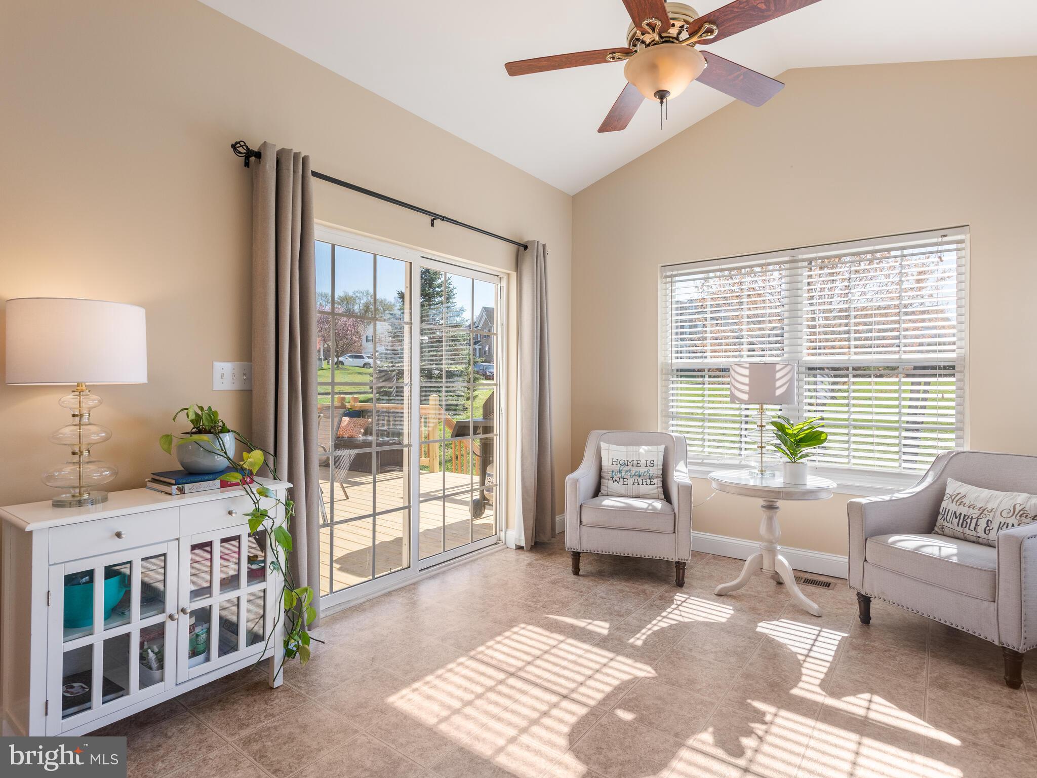 KINGSTON HILL - Residential