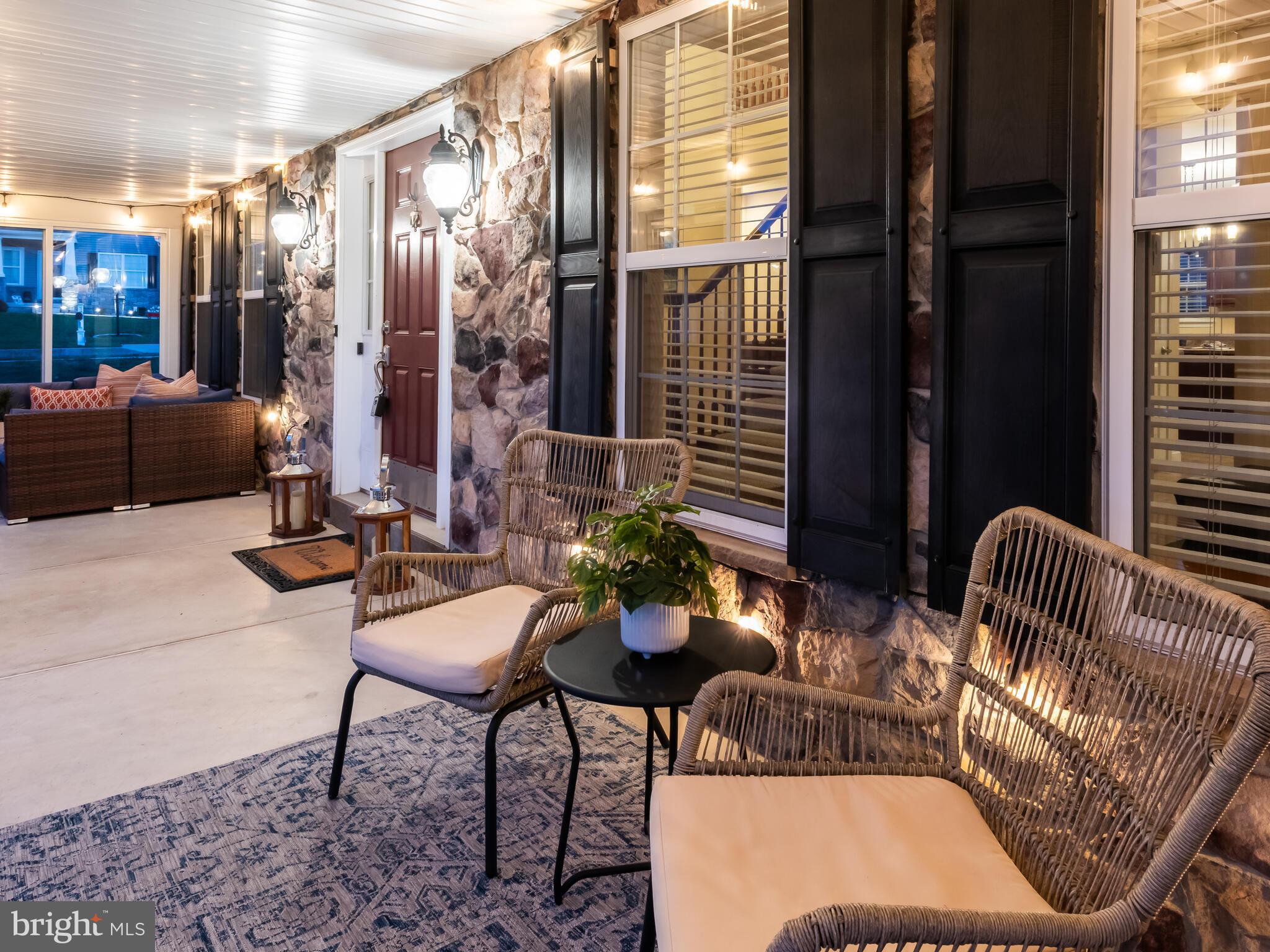 KINGSTON HILL - Residential