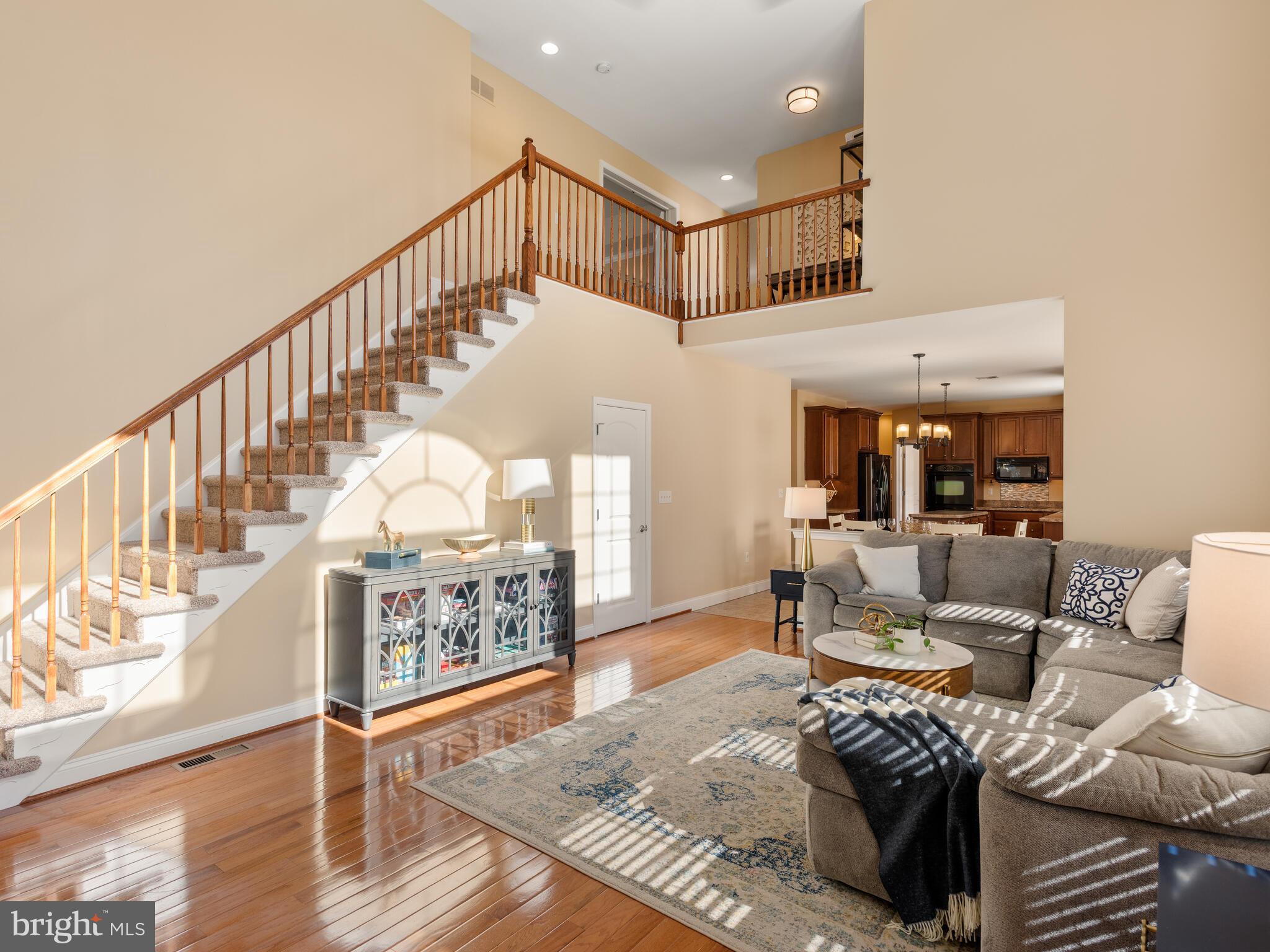 KINGSTON HILL - Residential