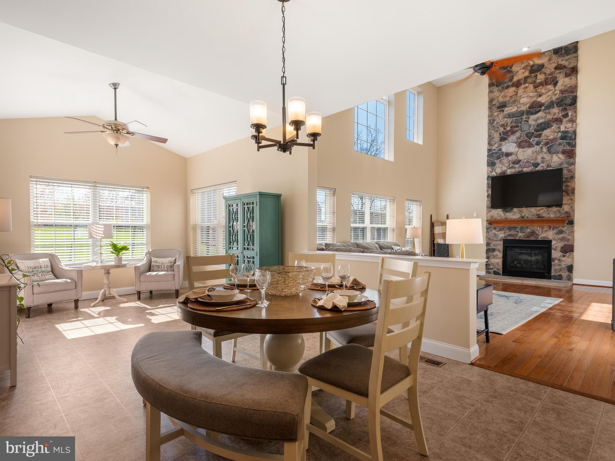 KINGSTON HILL - Residential