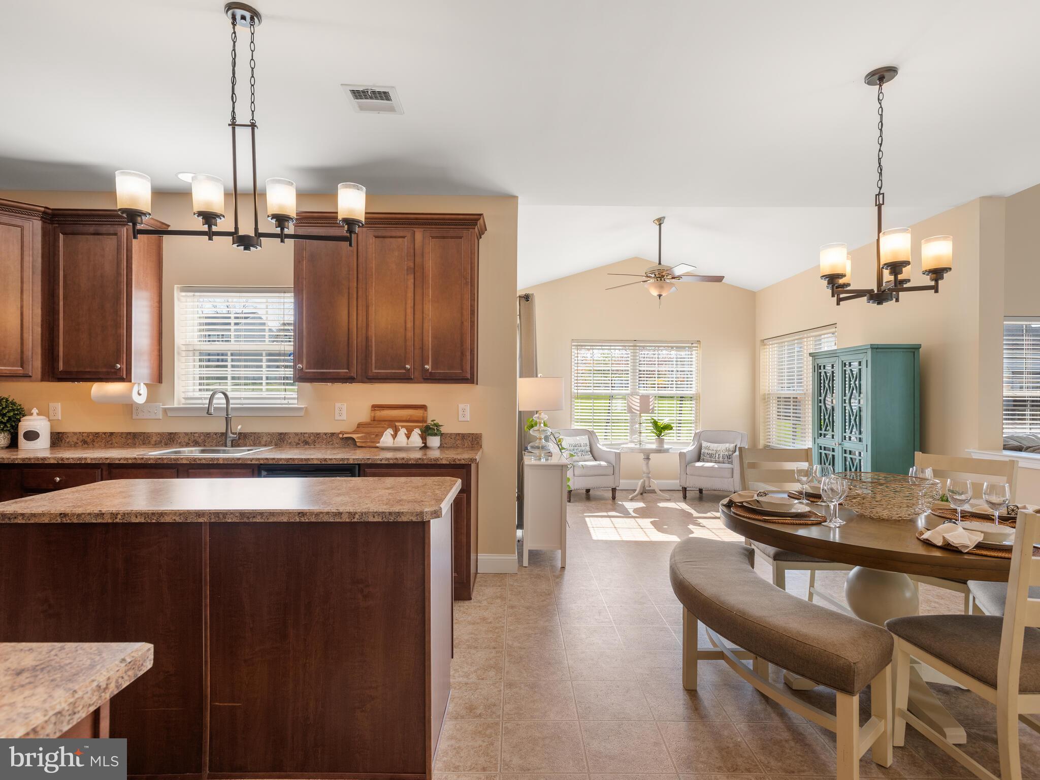 KINGSTON HILL - Residential