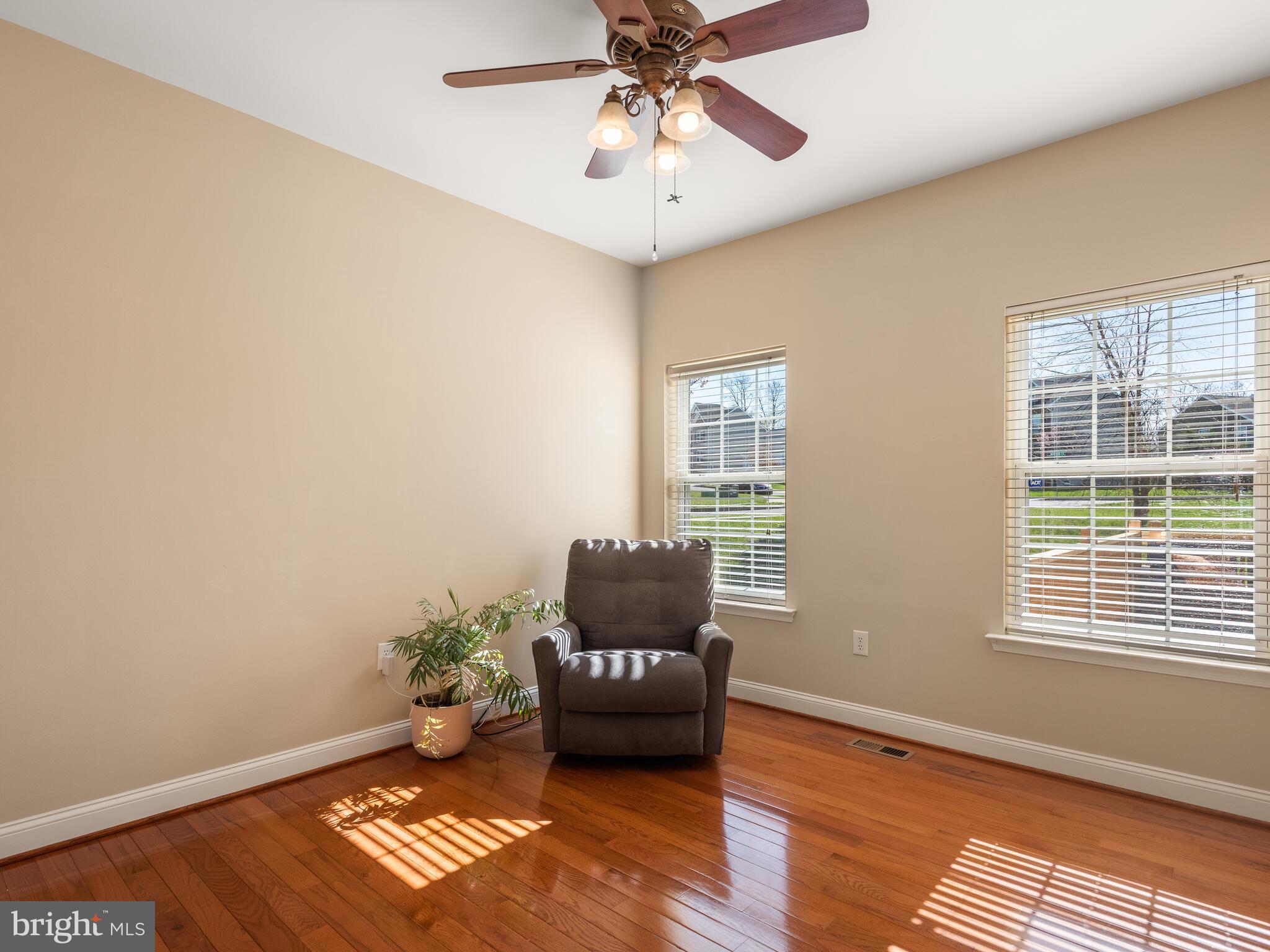 KINGSTON HILL - Residential