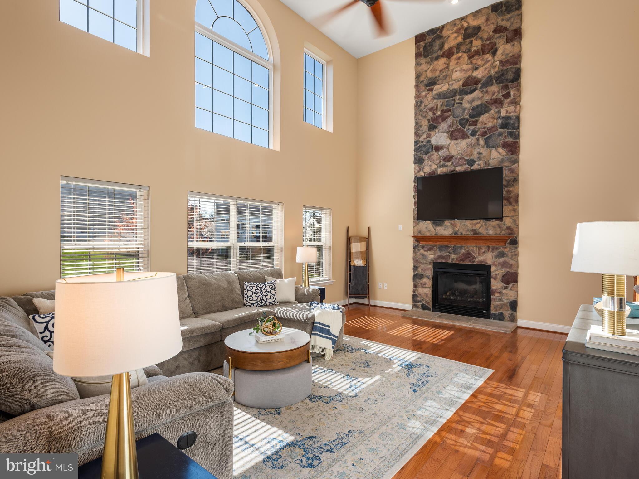 KINGSTON HILL - Residential