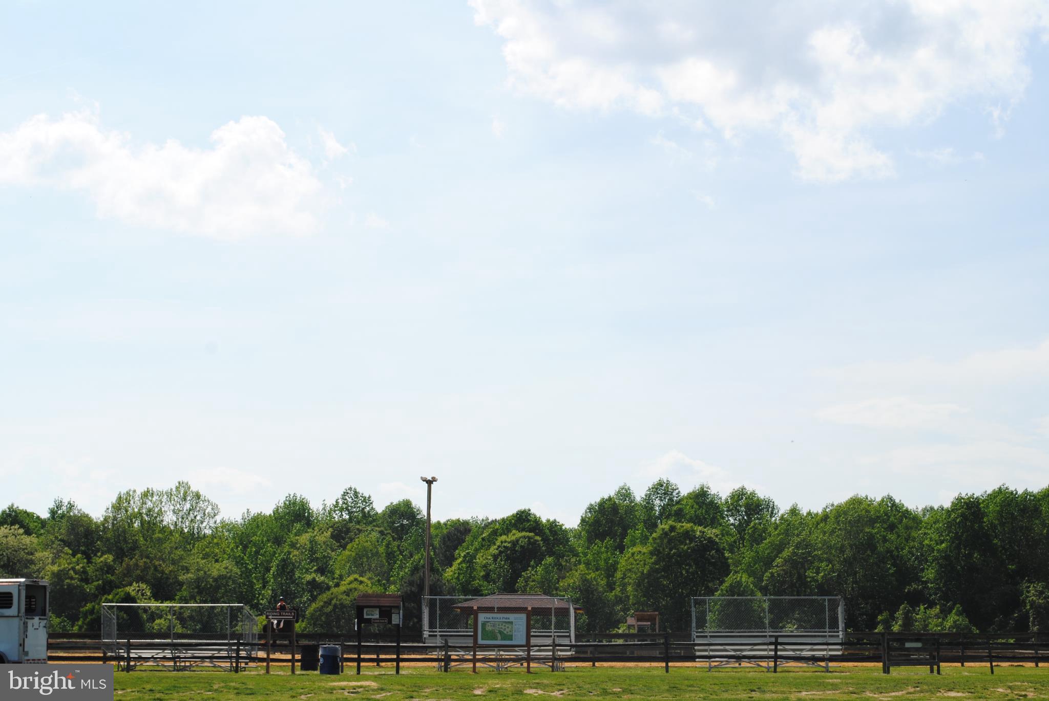 OAKLEIGH MANOR ESTATES - Residential