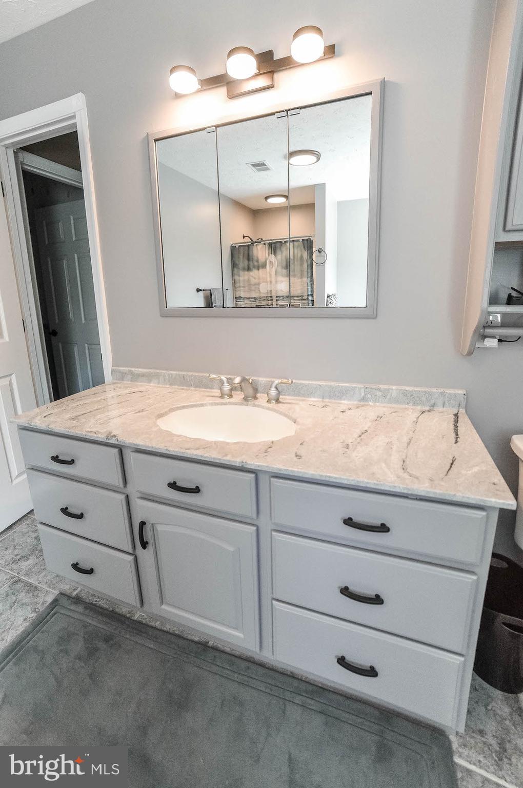 OAKLEIGH MANOR ESTATES - Residential