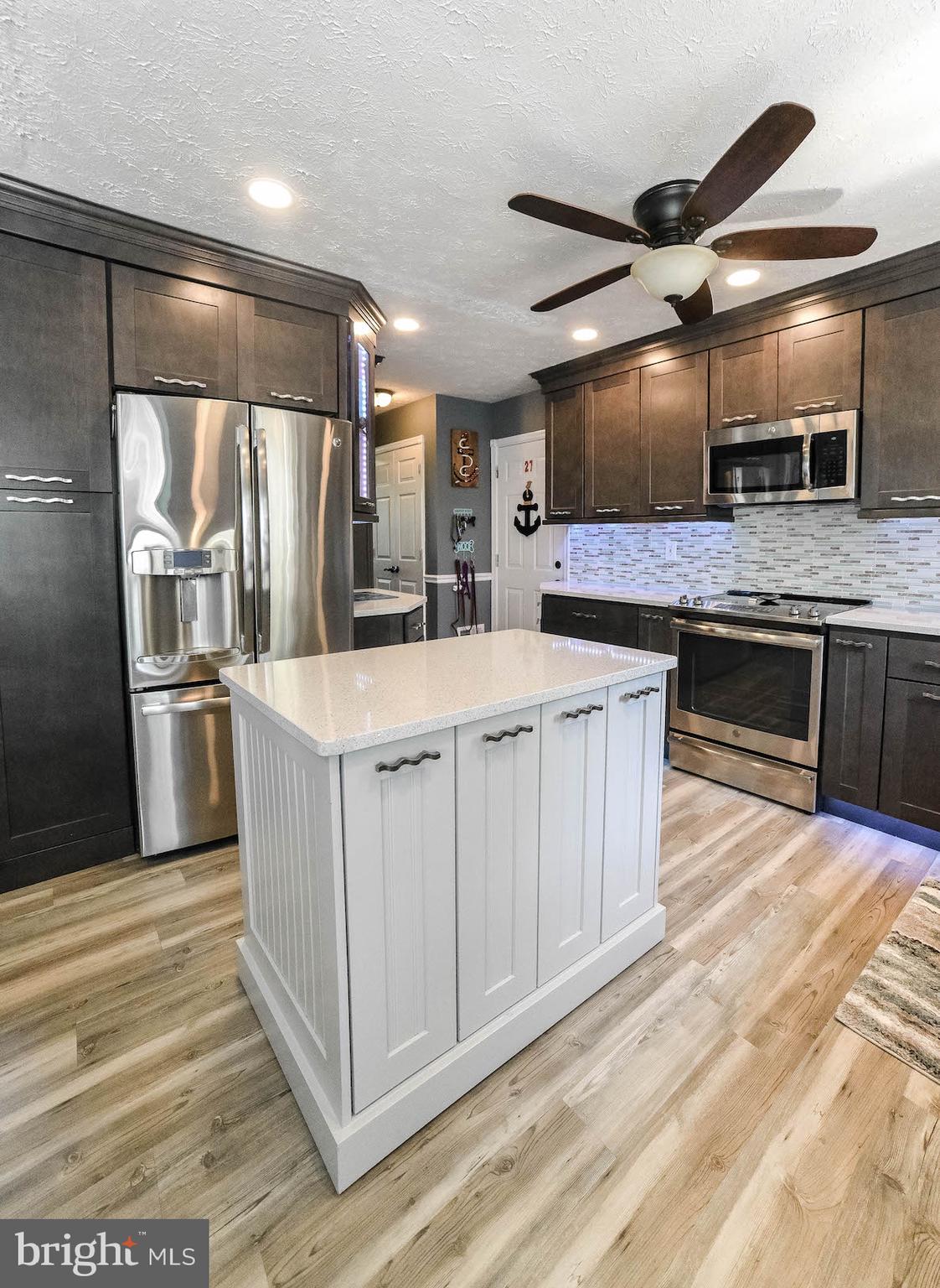 OAKLEIGH MANOR ESTATES - Residential