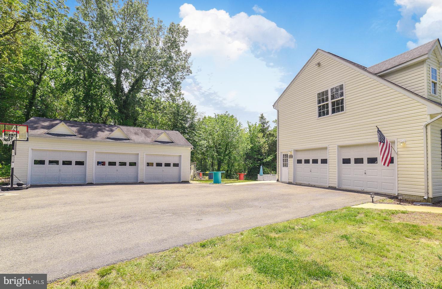 OAKLEIGH MANOR ESTATES - Residential