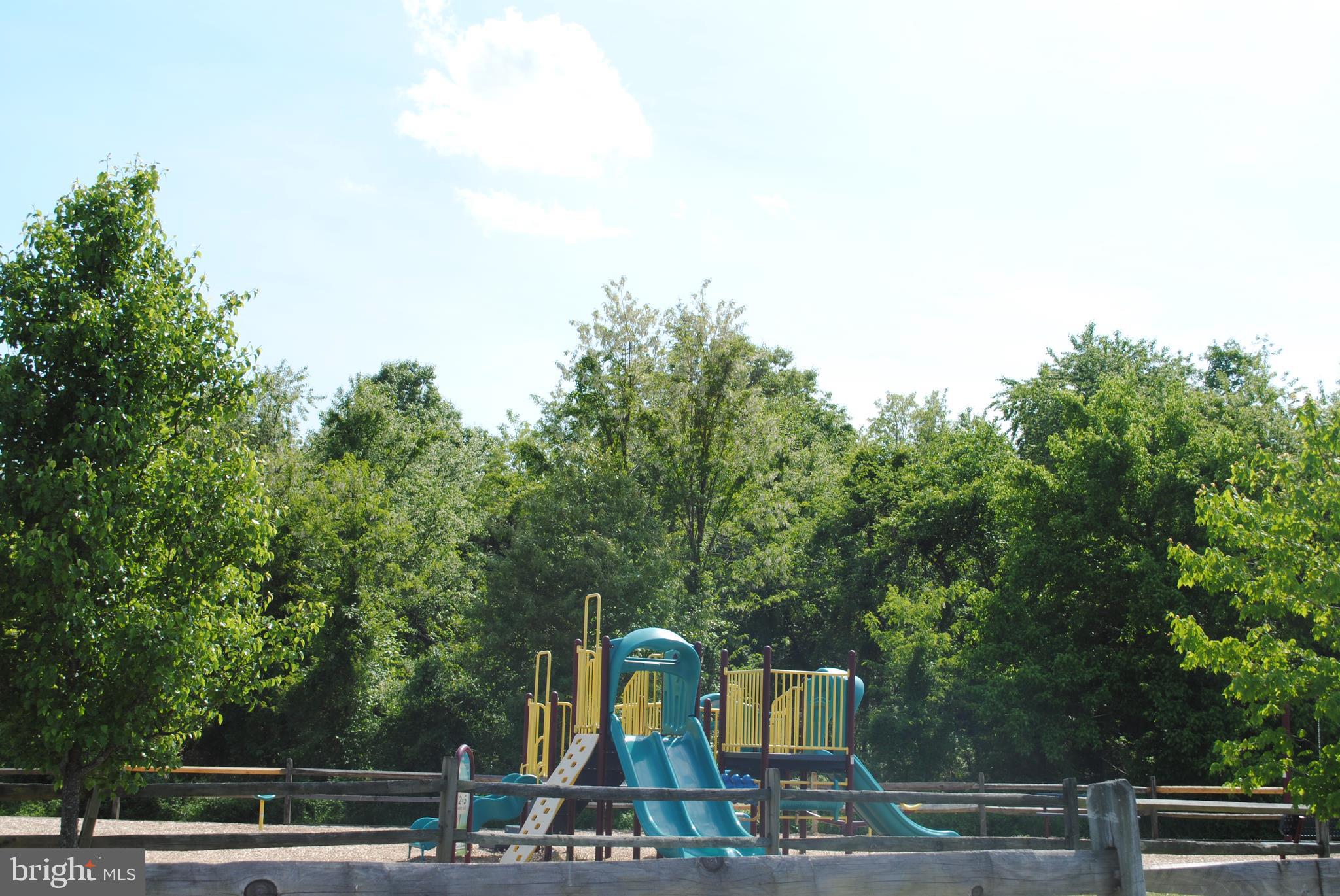 OAKLEIGH MANOR ESTATES - Residential