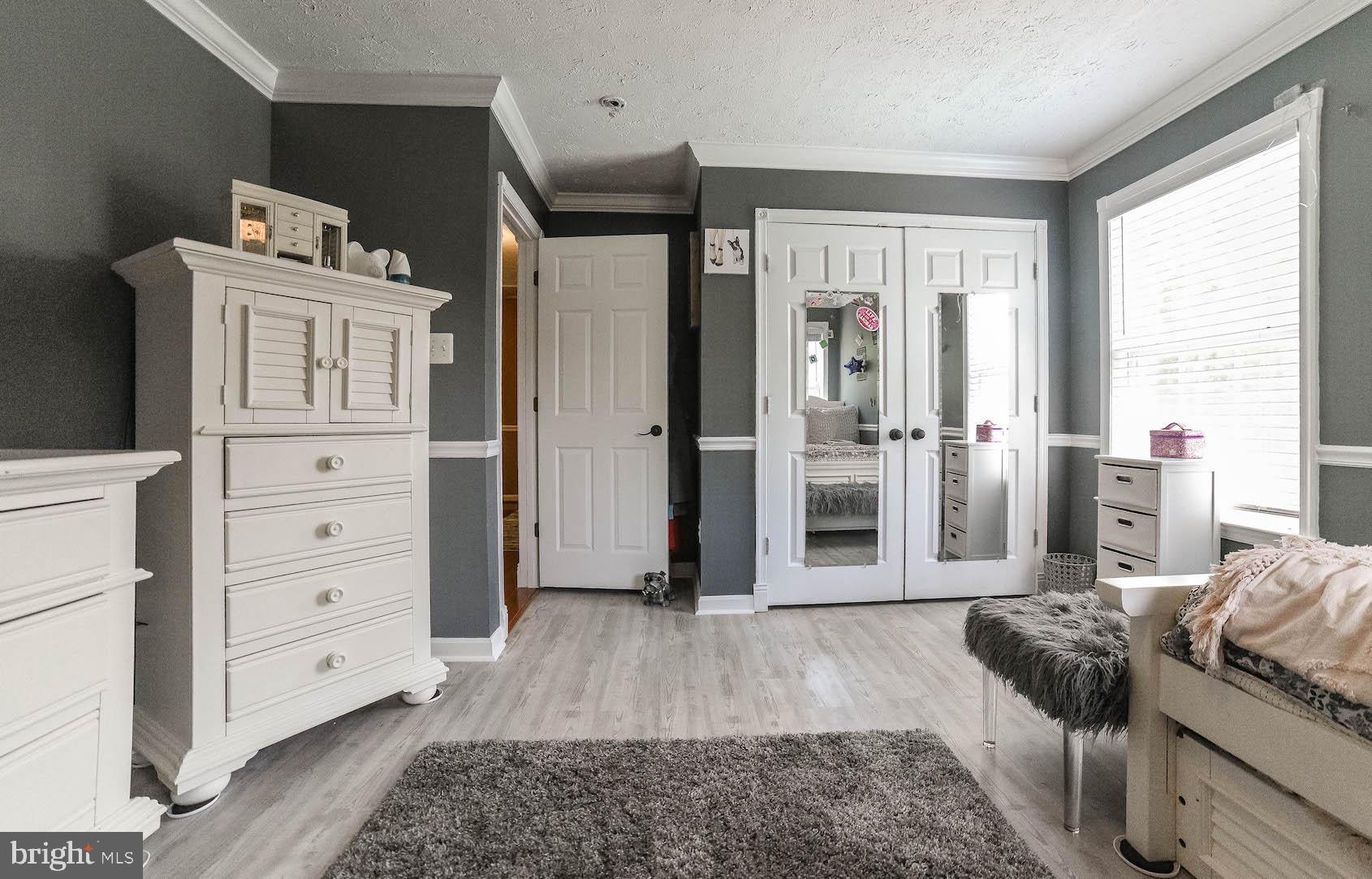 OAKLEIGH MANOR ESTATES - Residential