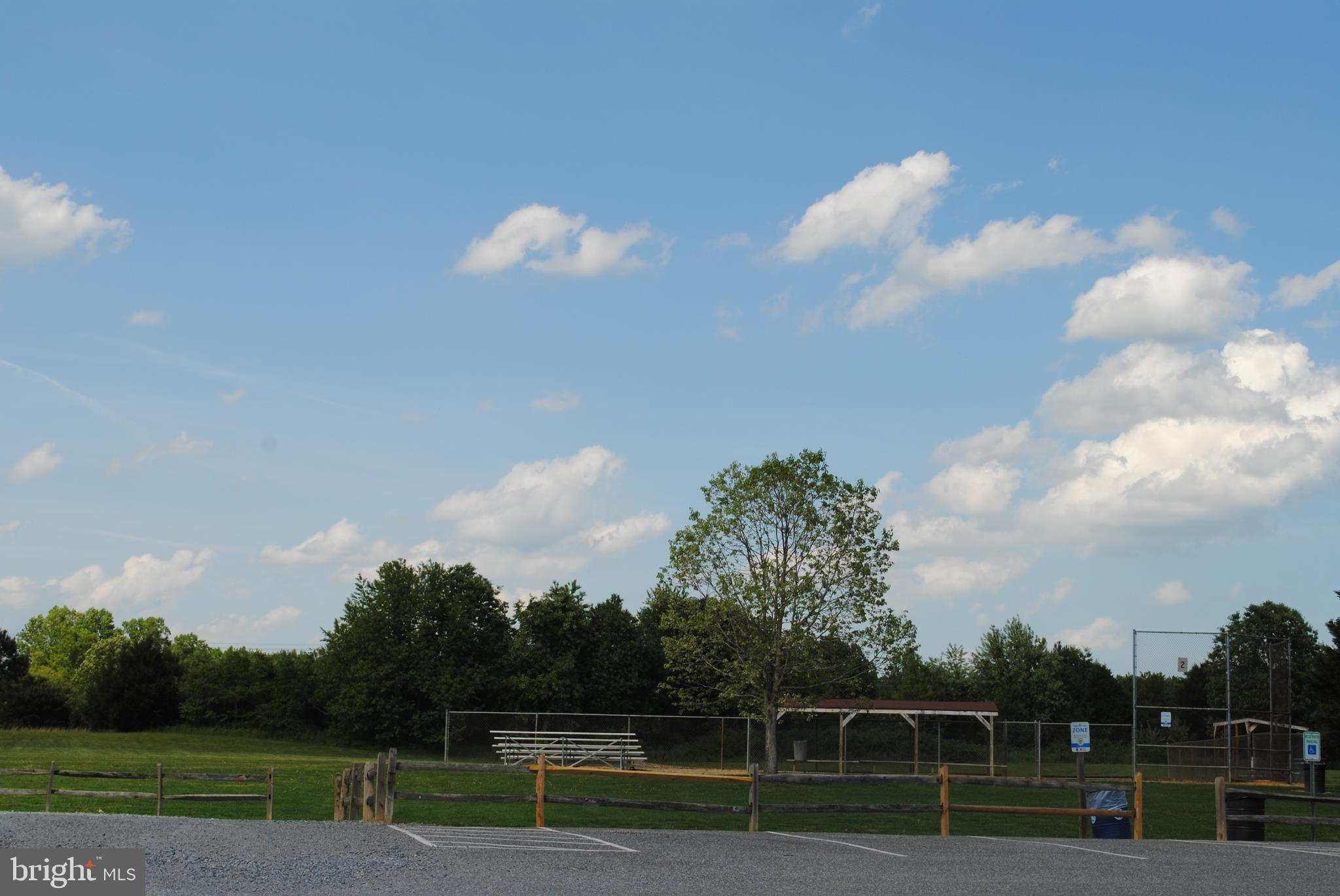 OAKLEIGH MANOR ESTATES - Residential