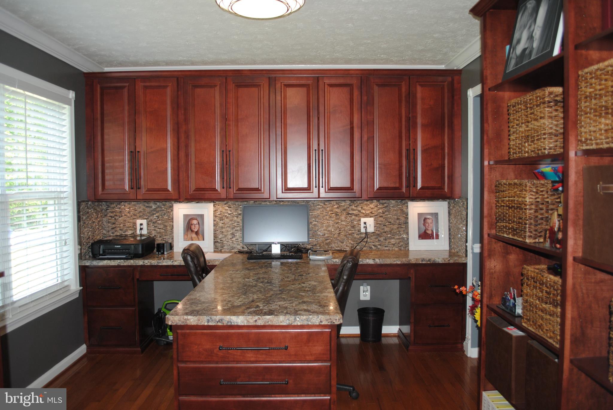 OAKLEIGH MANOR ESTATES - Residential