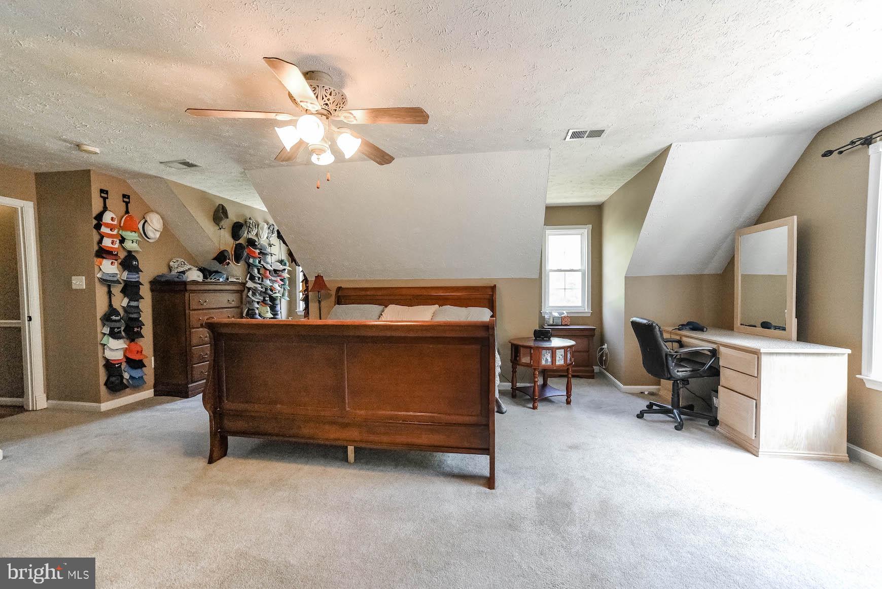 OAKLEIGH MANOR ESTATES - Residential