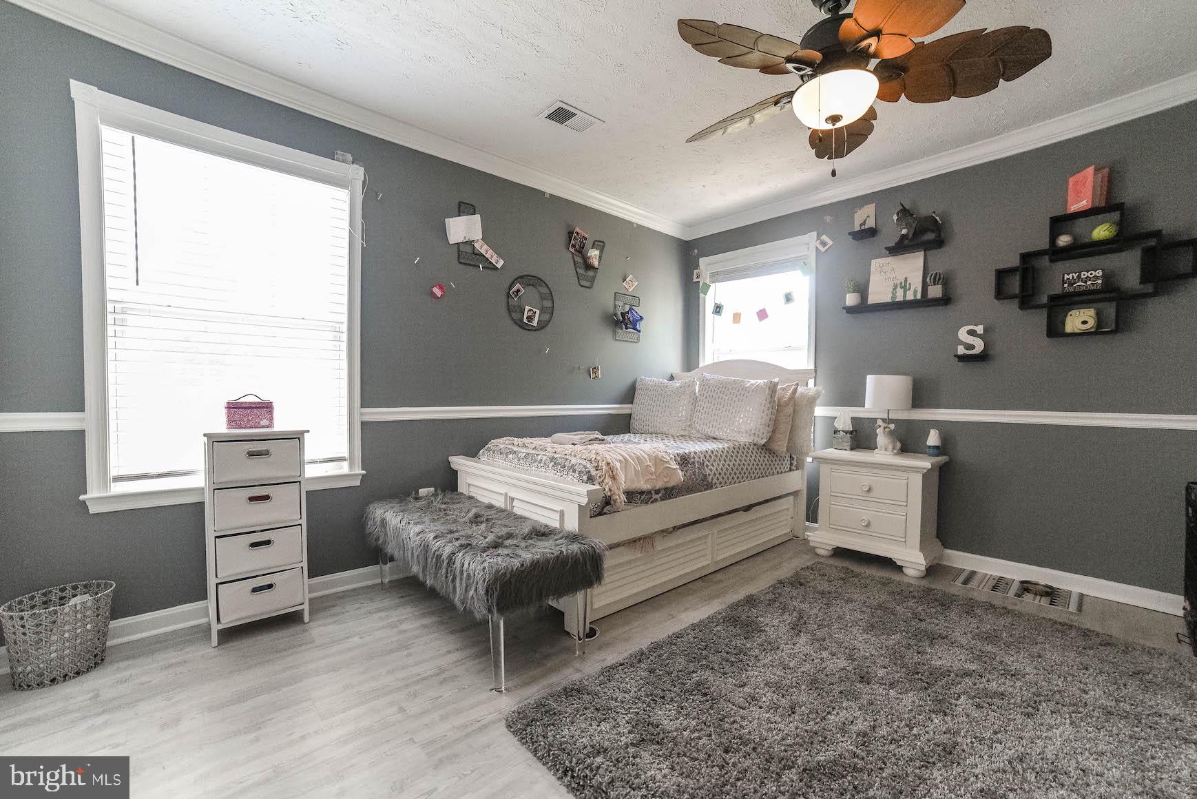 OAKLEIGH MANOR ESTATES - Residential