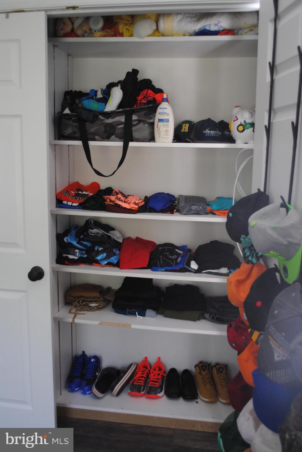 OAKLEIGH MANOR ESTATES - Residential