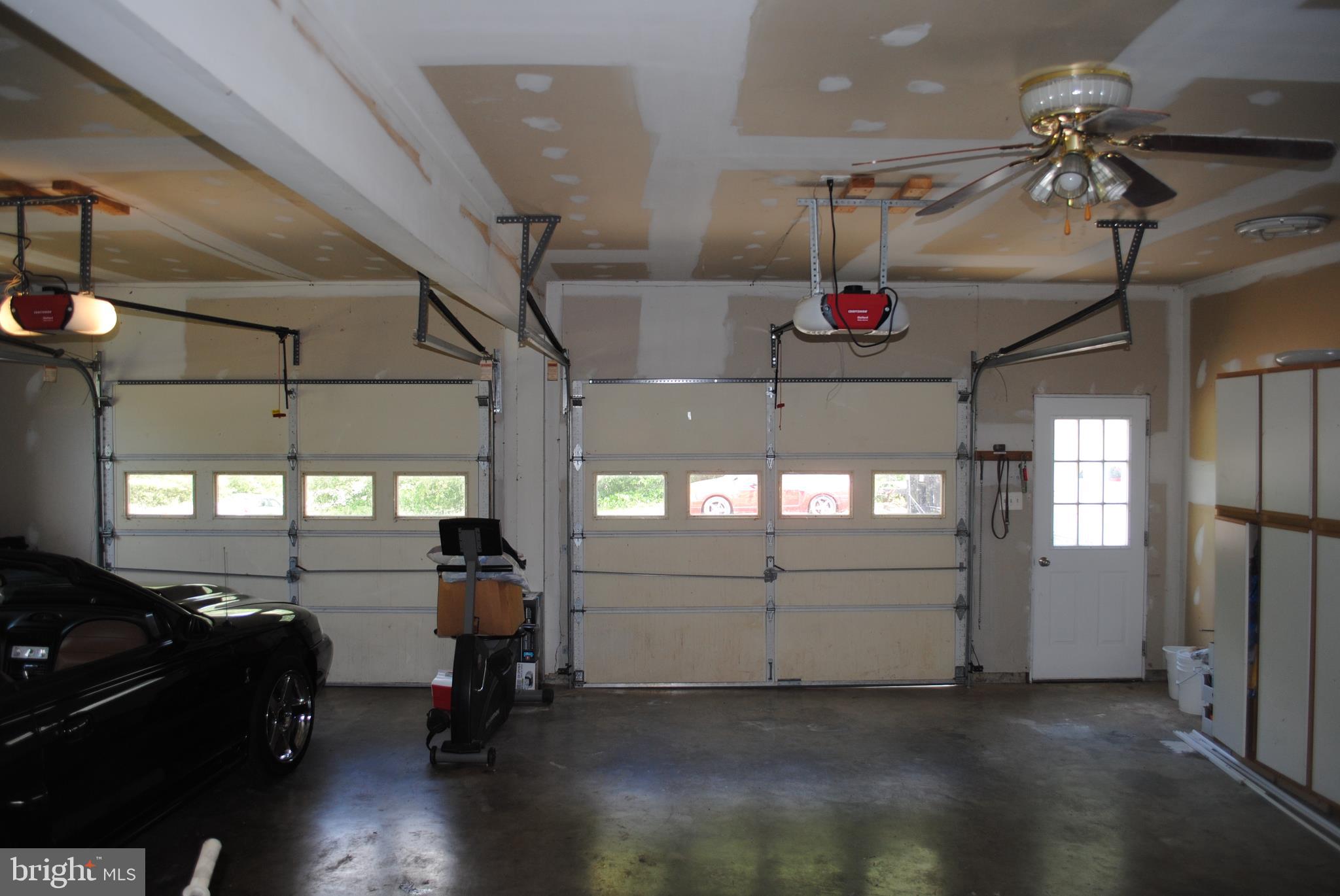 OAKLEIGH MANOR ESTATES - Residential