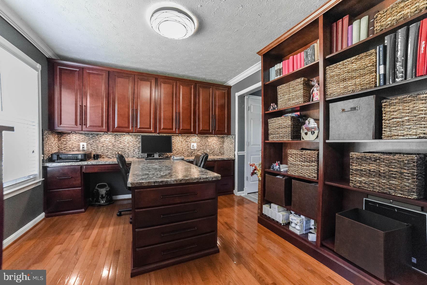 OAKLEIGH MANOR ESTATES - Residential