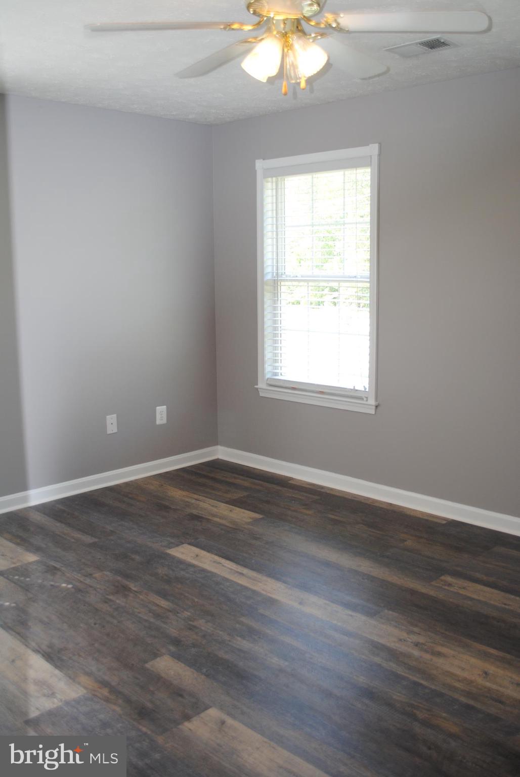 OAKLEIGH MANOR ESTATES - Residential