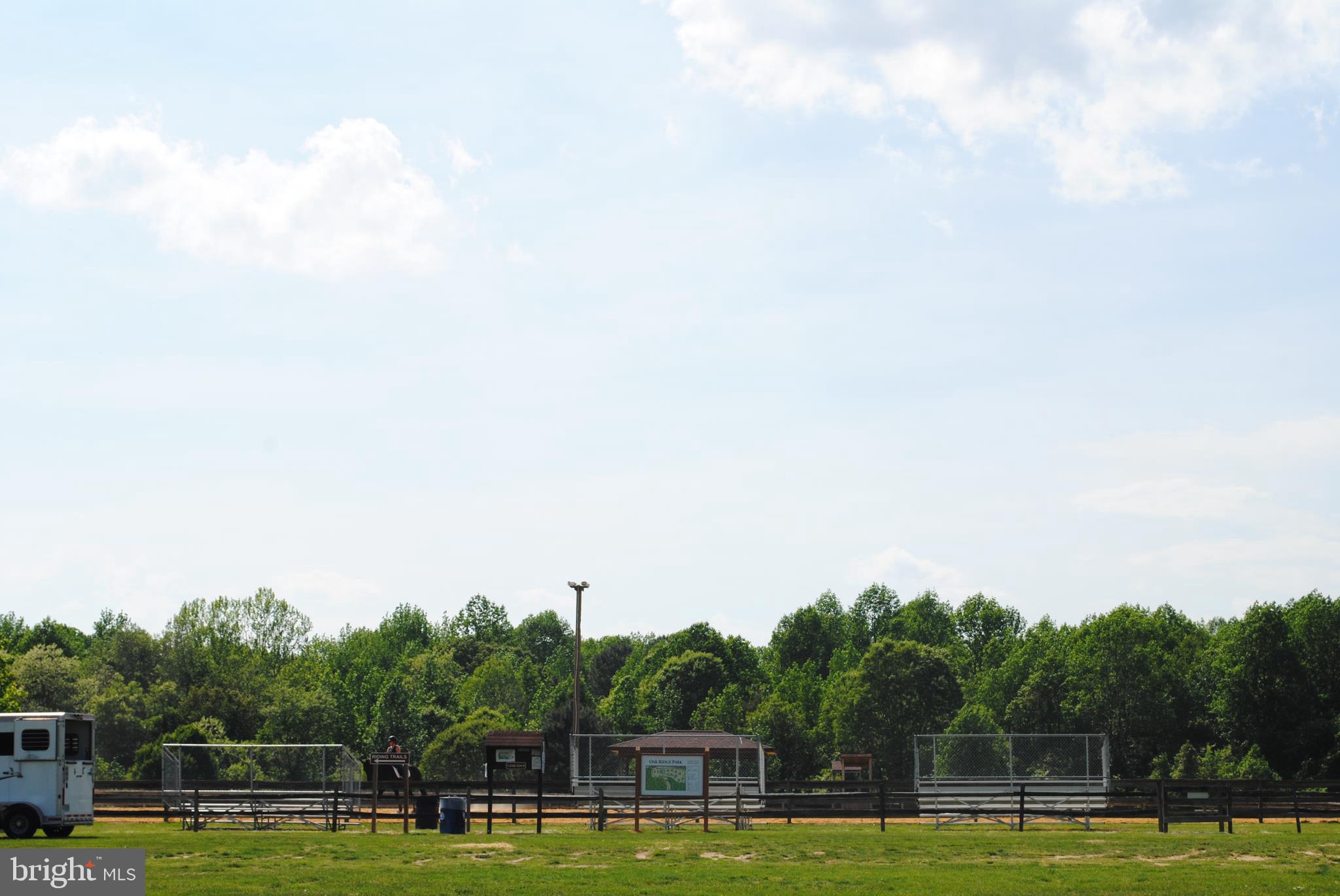 OAKLEIGH MANOR ESTATES - Residential