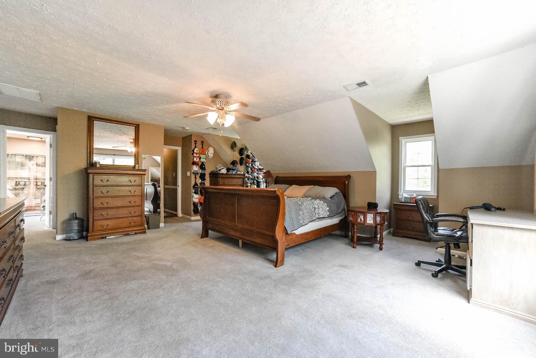 OAKLEIGH MANOR ESTATES - Residential