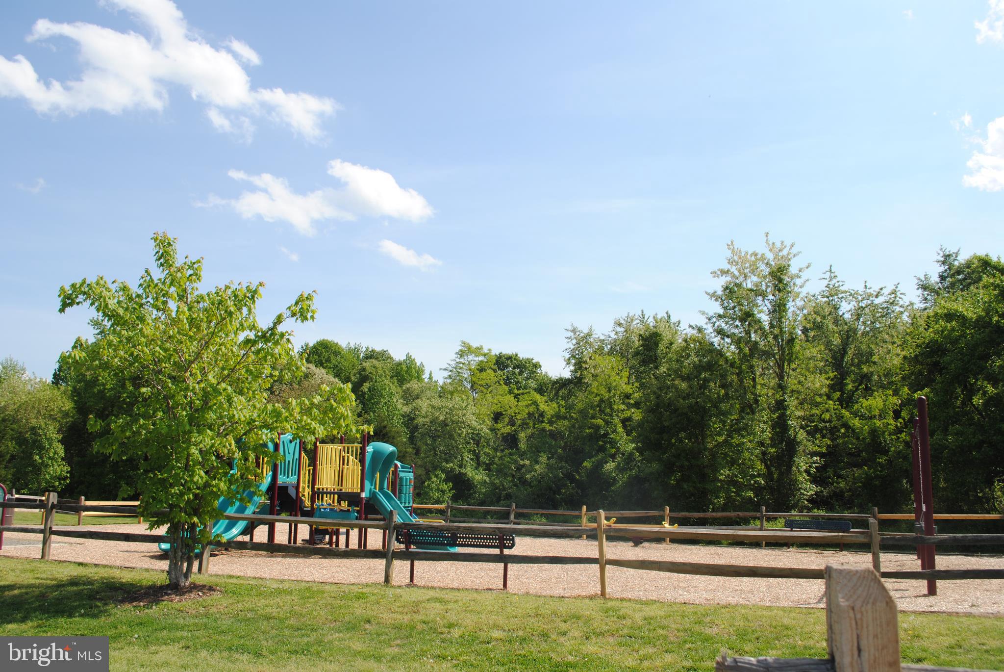 OAKLEIGH MANOR ESTATES - Residential