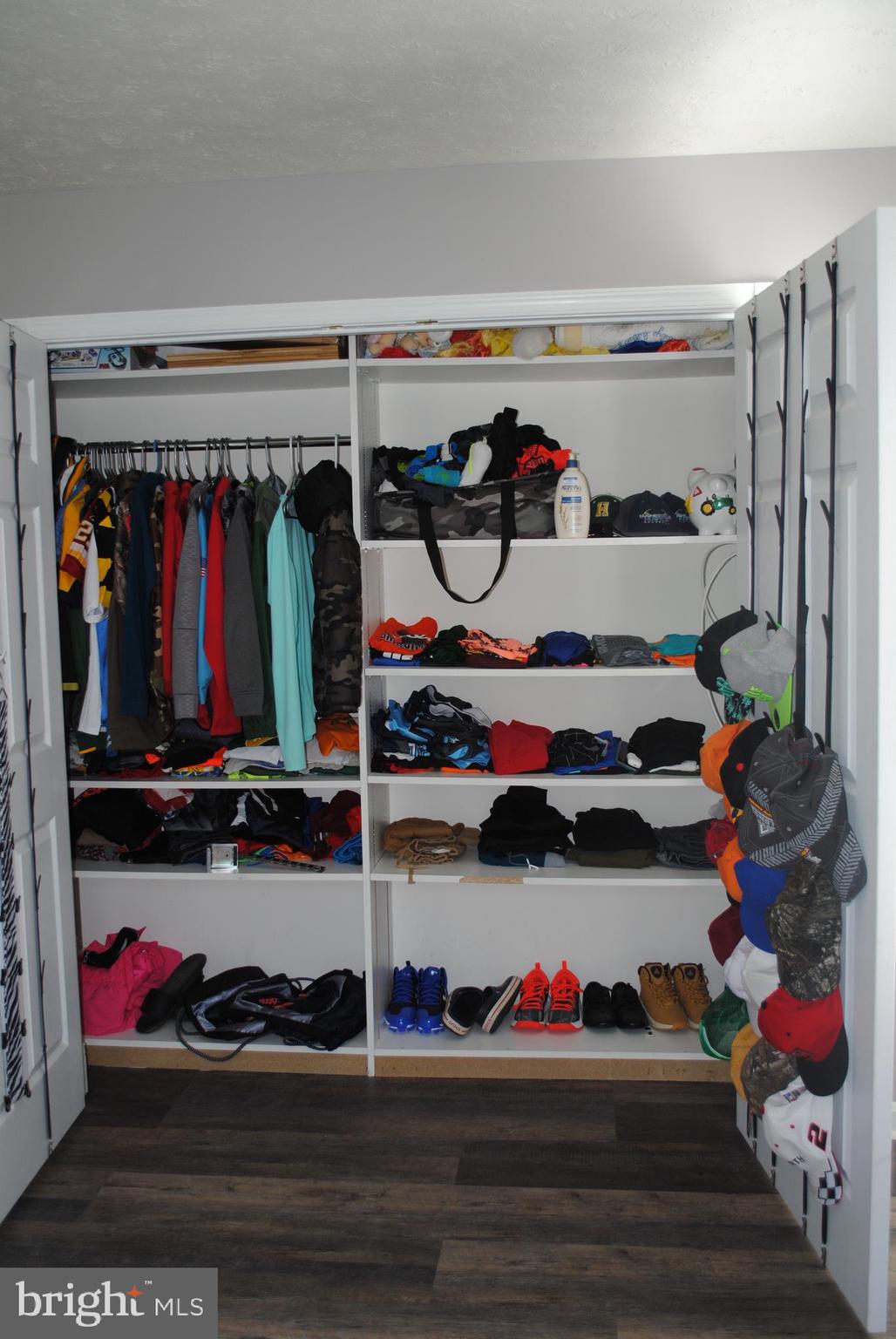 OAKLEIGH MANOR ESTATES - Residential