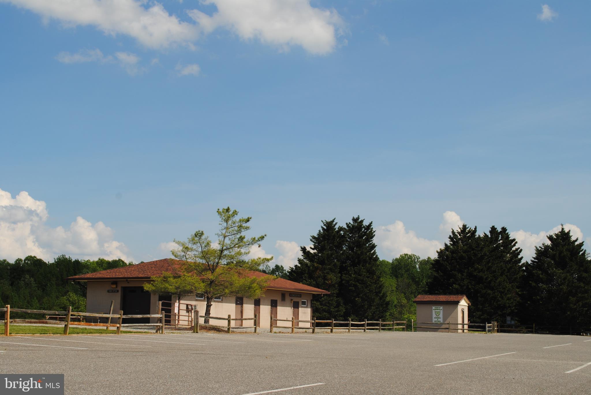 OAKLEIGH MANOR ESTATES - Residential