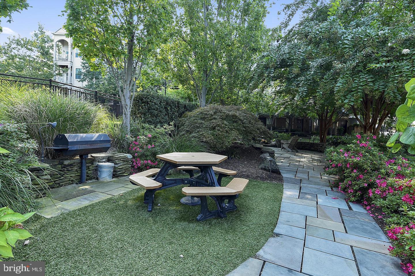 MANORS AT STONEGATE - Residential