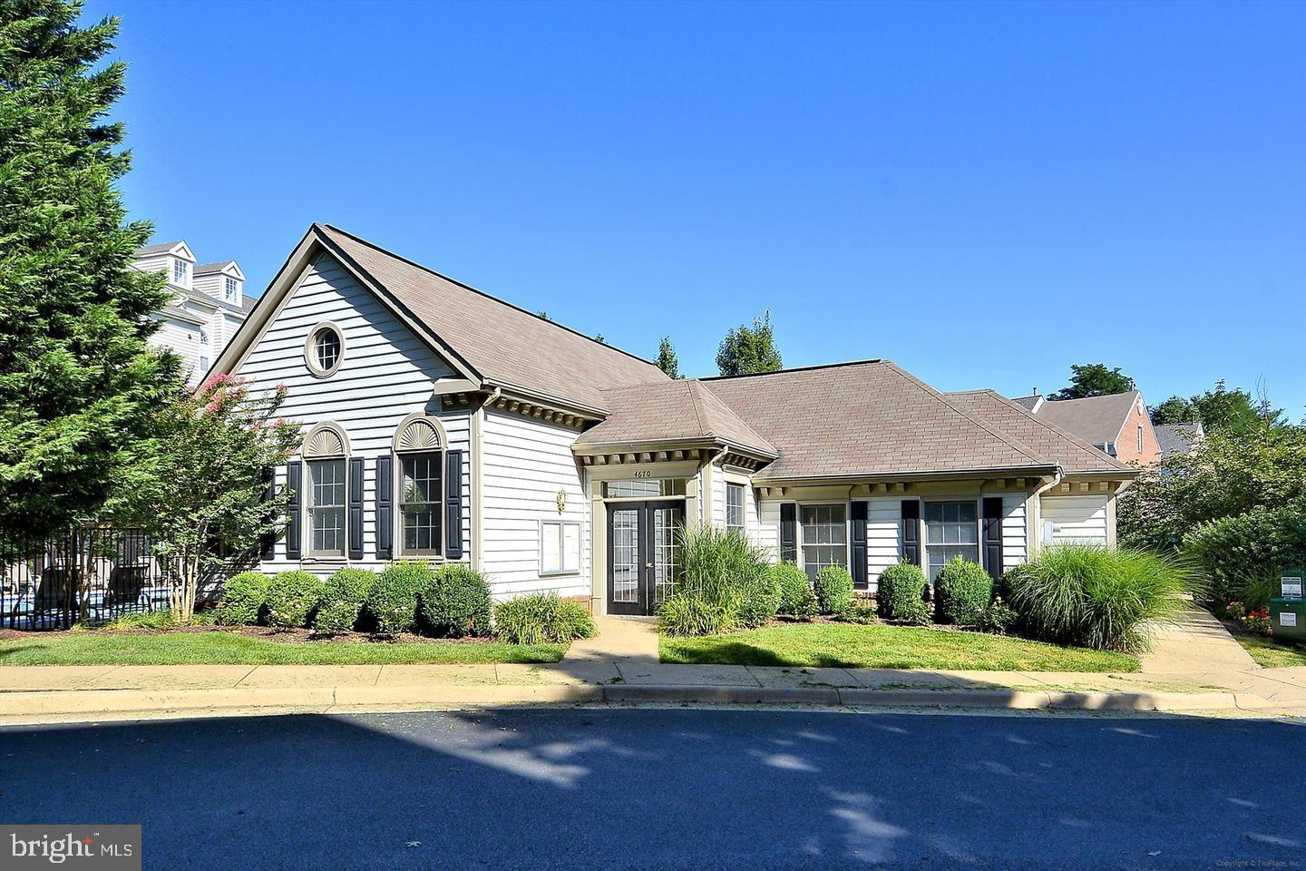 MANORS AT STONEGATE - Residential