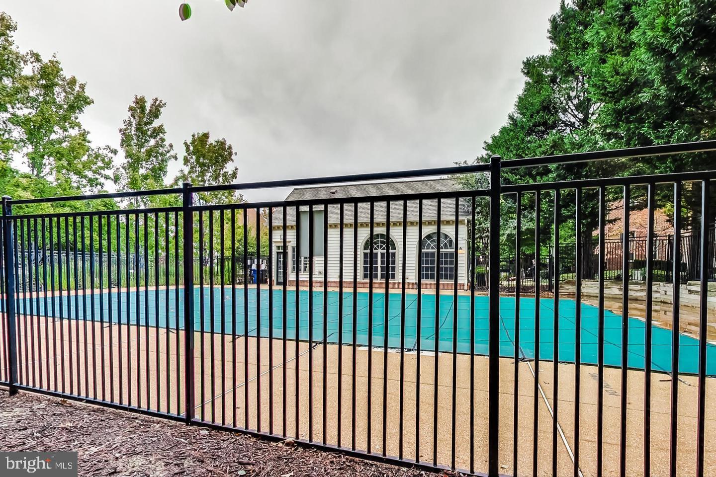 MANORS AT STONEGATE - Residential