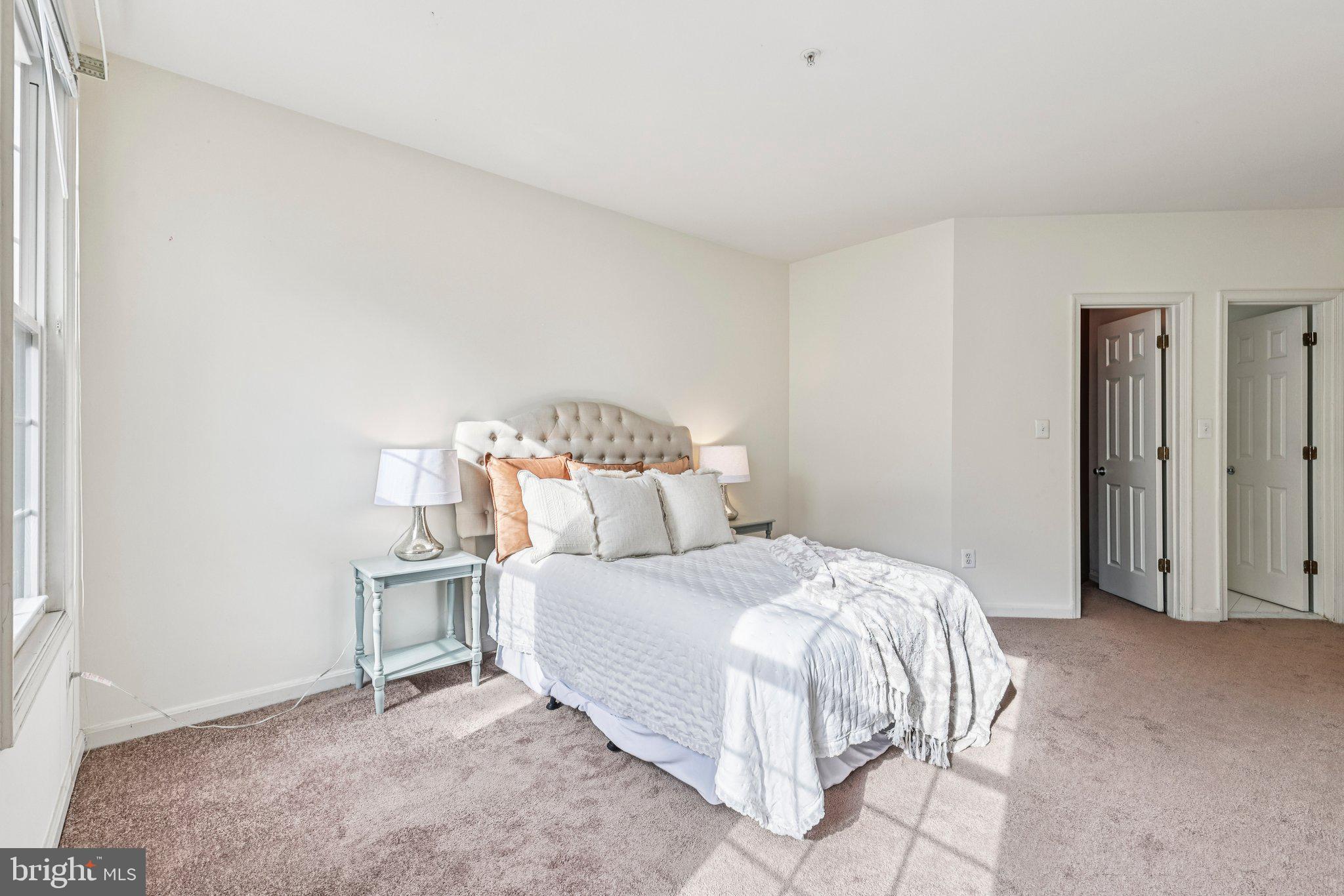 MANORS AT STONEGATE - Residential