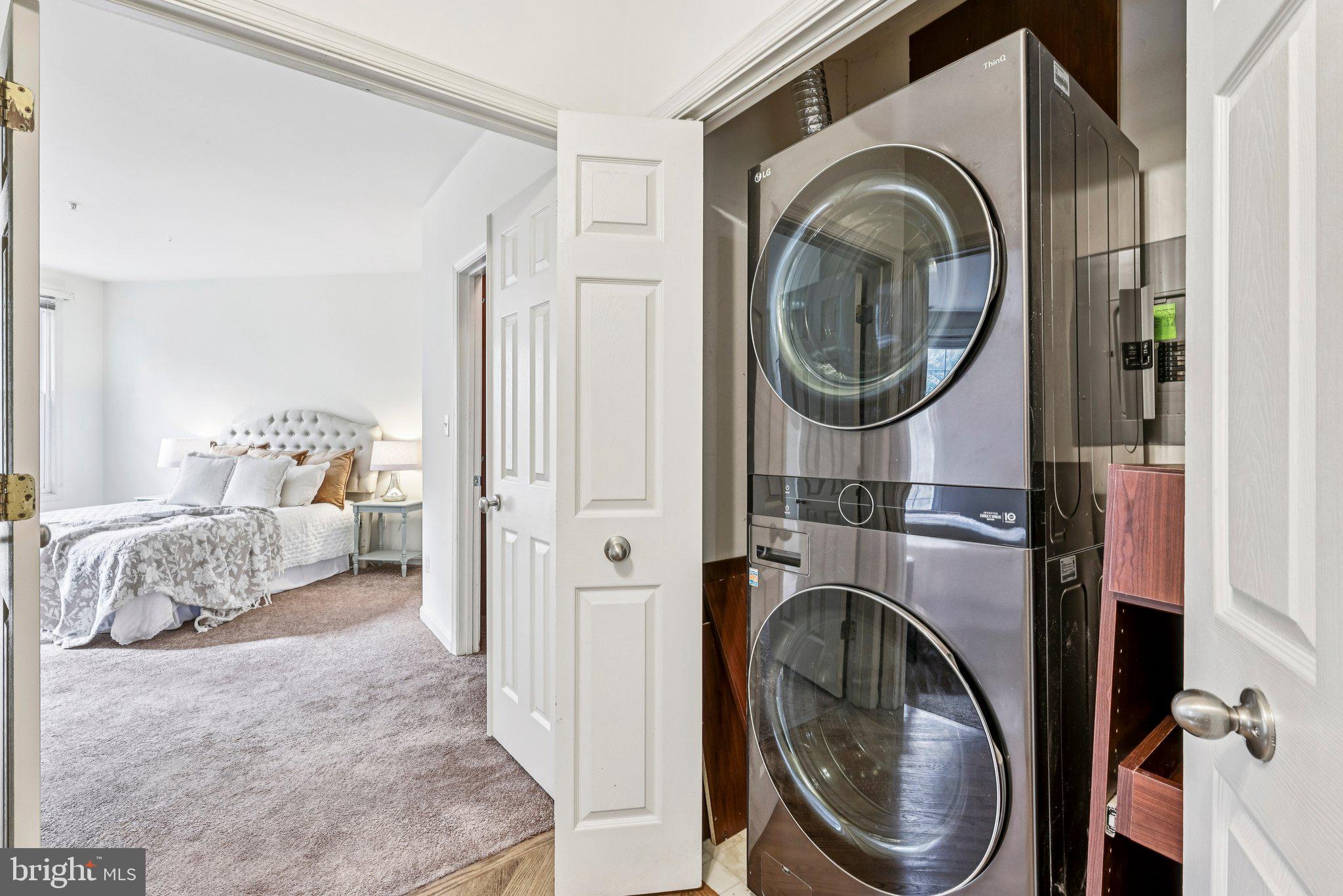 MANORS AT STONEGATE - Residential