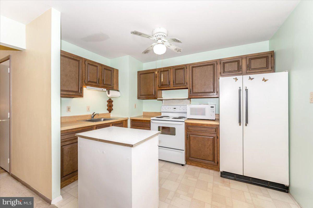 MANCHESTER VILLAGE - Residential