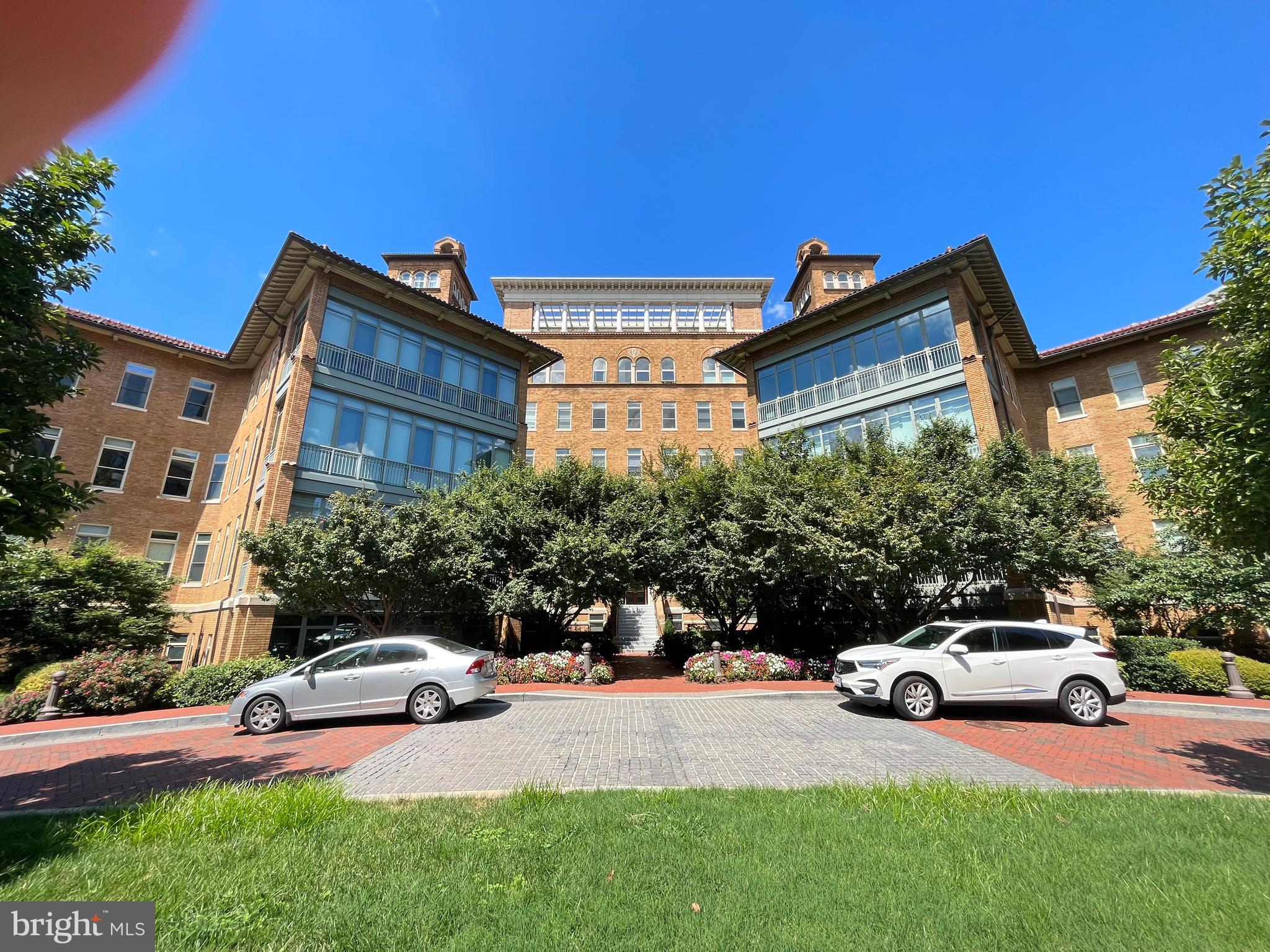 2425 L STREET NW 215