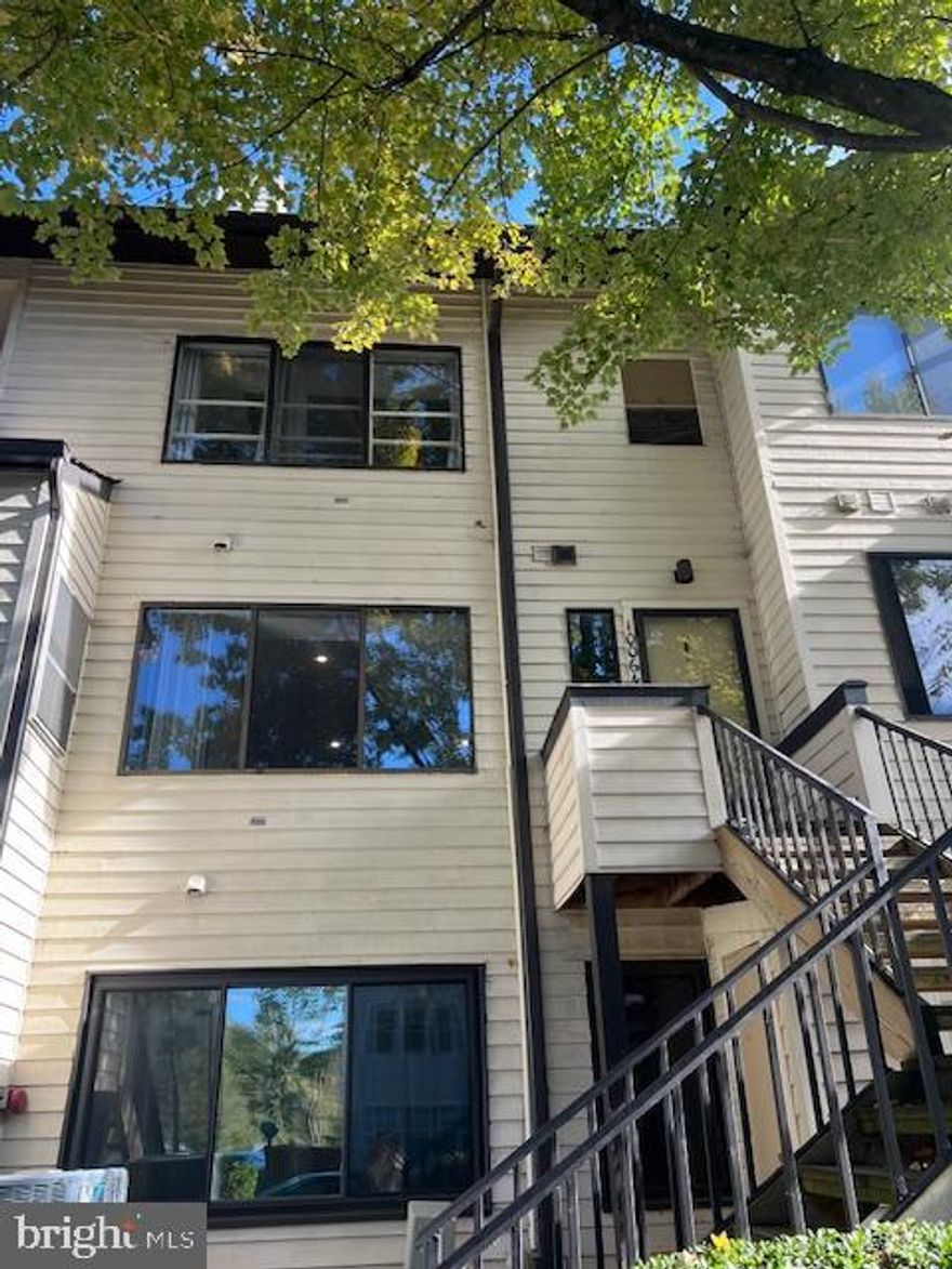 SPACIOUS 2 LEVEL CONDO WITH CATHEDRAL CEILINGS AND LOFT.
LUXURY VINYL FLOORING, CEILING FANS, , BALCONY ACCESSIBLE FROM LIVING ROOM AND LARGE BEDROOM. WASHER AND DRYER COMBINATION IN THE KITCHEN
FIREPLACE IS FOR DECORATION ONLY, NOT TO BE USED!
OUTDOOR COMMUNITY POOL
CLOSE TO I 270, ICC, RESTURANTS, SHOPPING AND MORE!