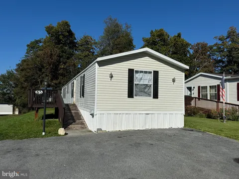 10655 G & G Lane Unit 63, Waynesboro, PA MLS: PAFL2023166