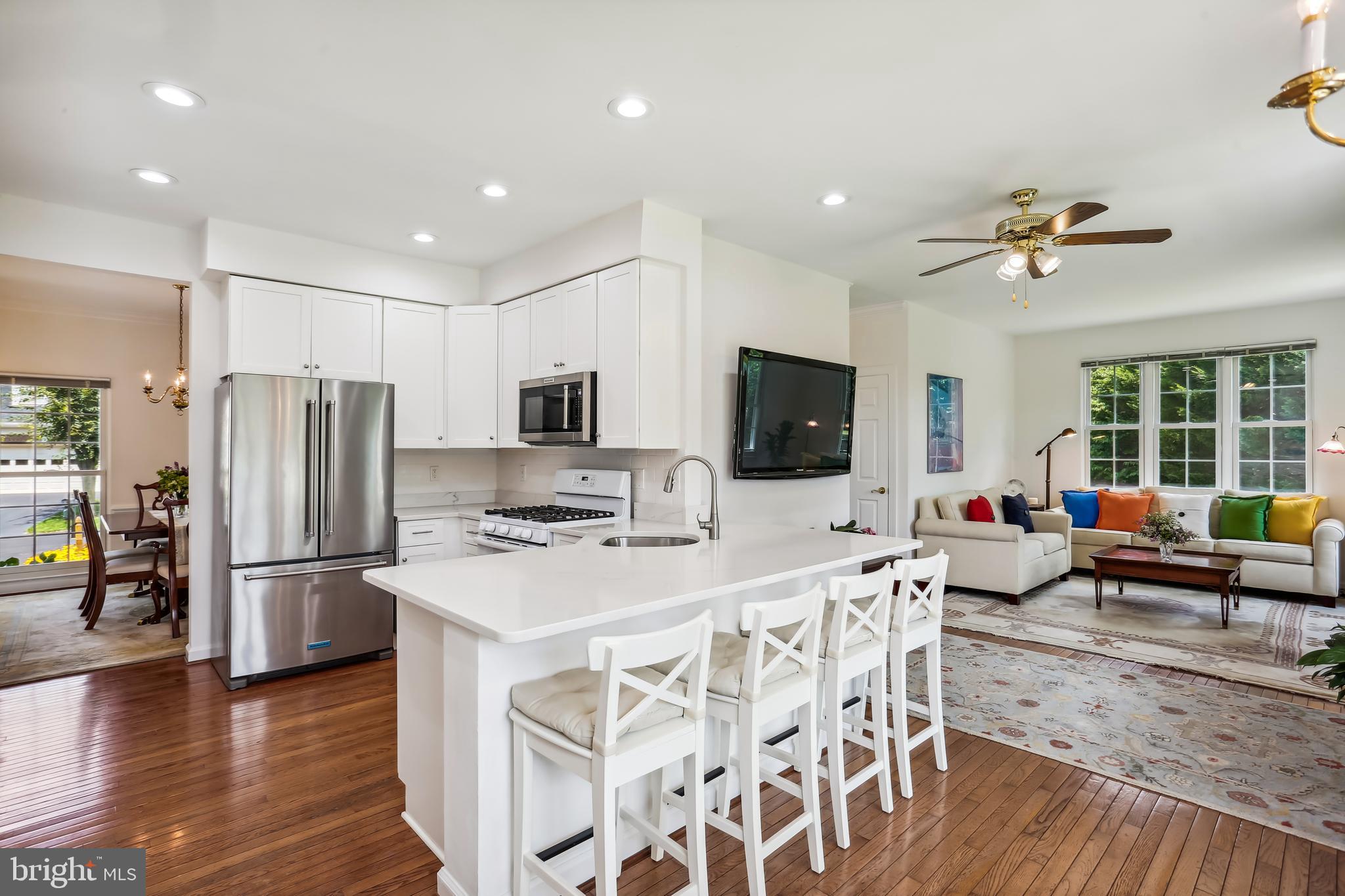 HICKORY GROVE - Residential