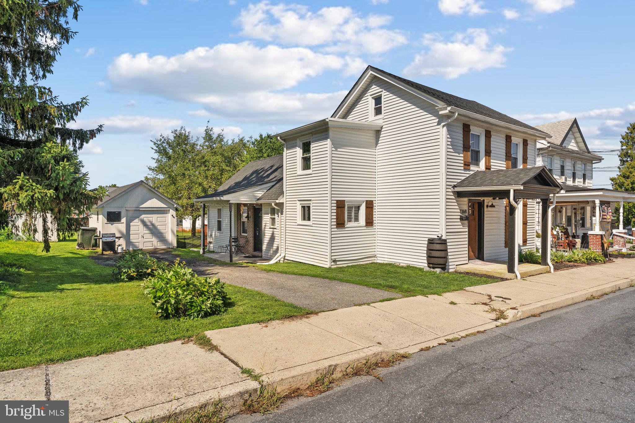 1368 APPLE STREET
