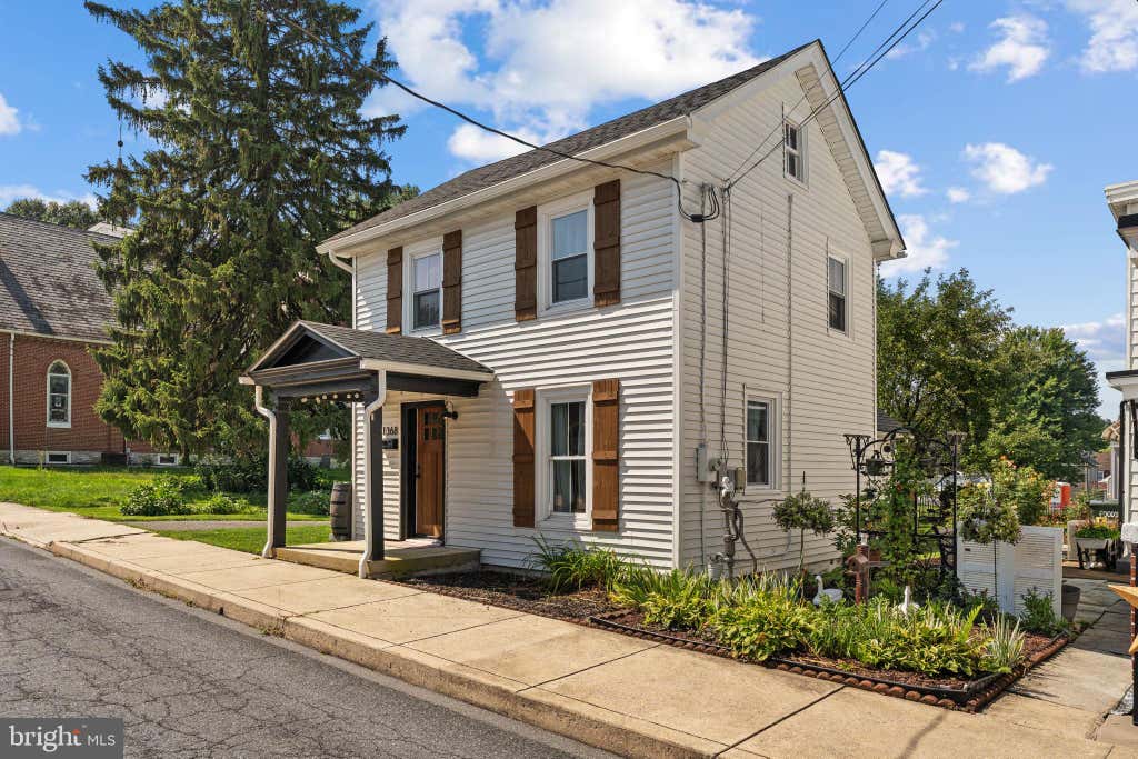 Photo of 1368 Apple Street, EPHRATA, PA 17522 (MLS # PALA2093524)