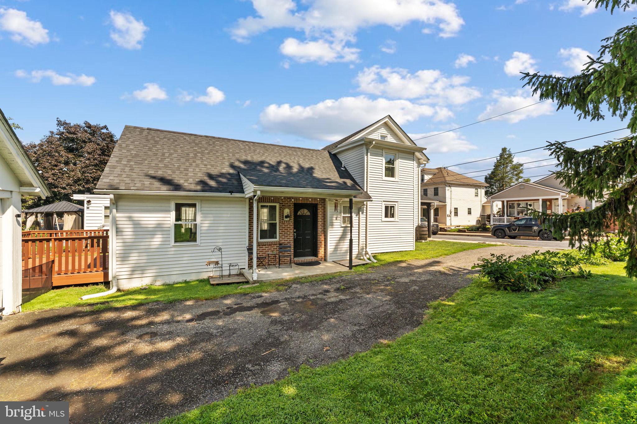1368 APPLE STREET