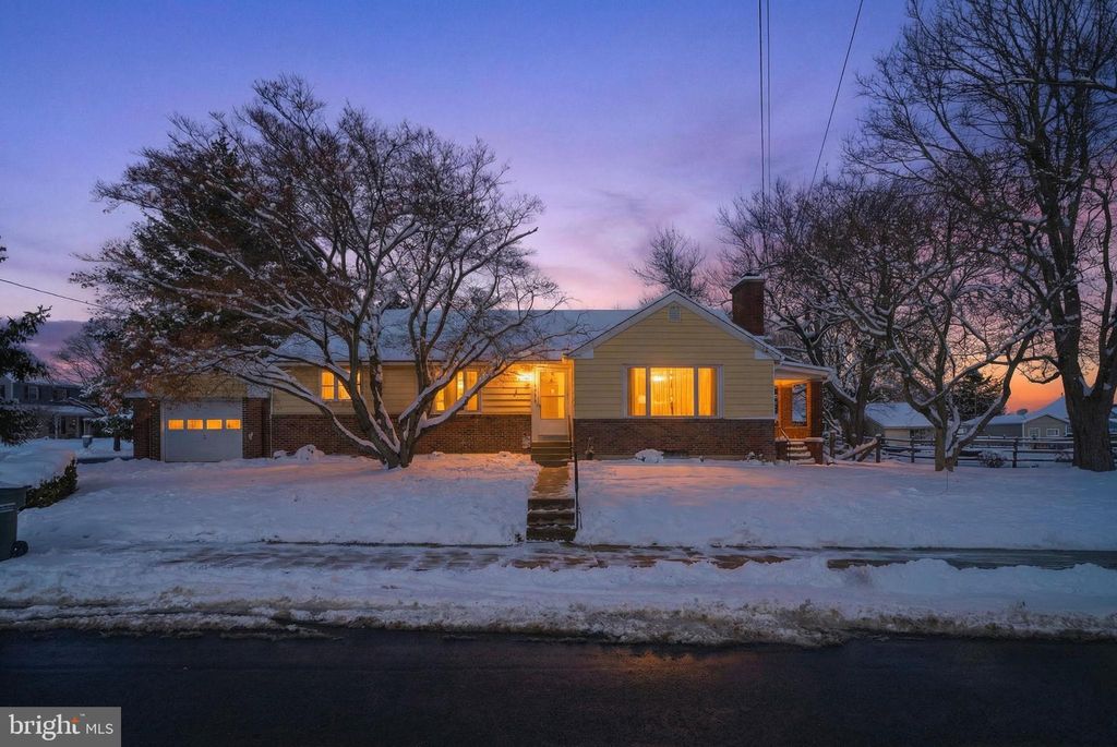 Photo of 121 Cherry Street, RICHLANDTOWN, PA 18955 (MLS # PABU2113482)