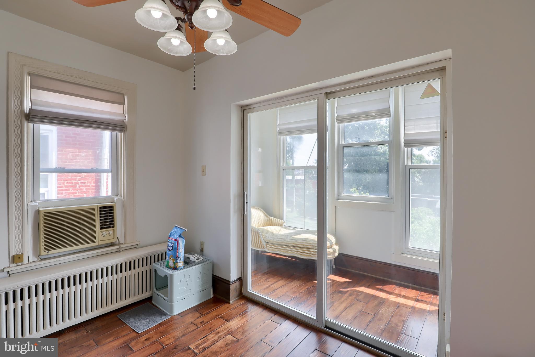 CHESTNUT HILL - Residential