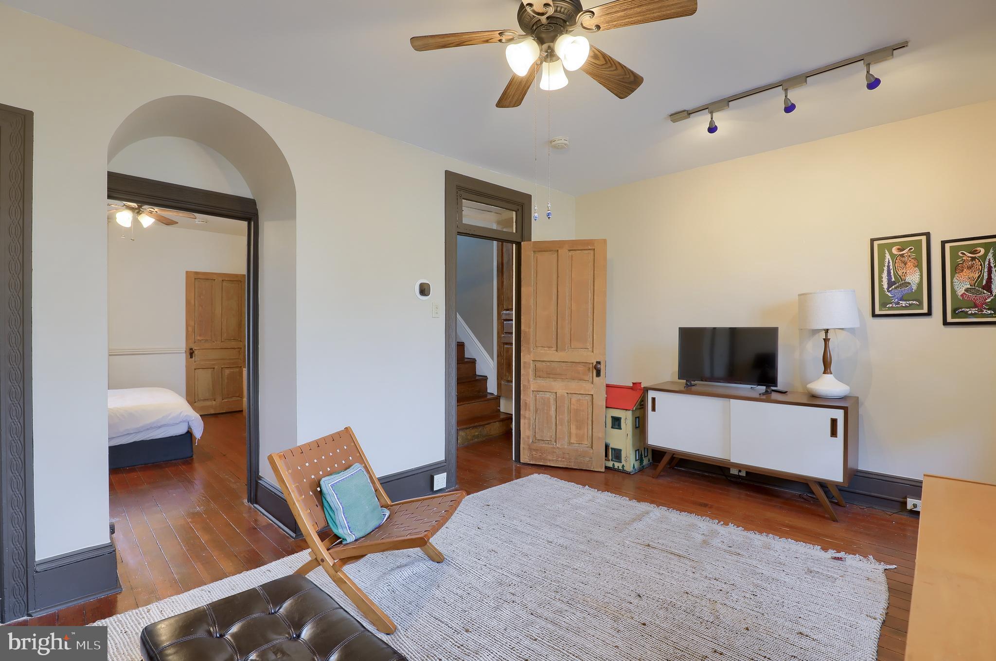 CHESTNUT HILL - Residential