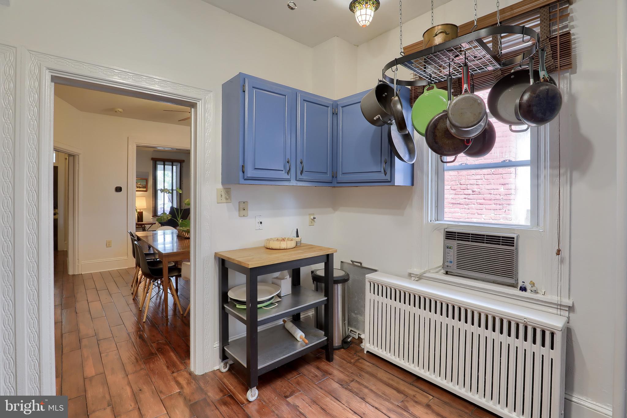 CHESTNUT HILL - Residential