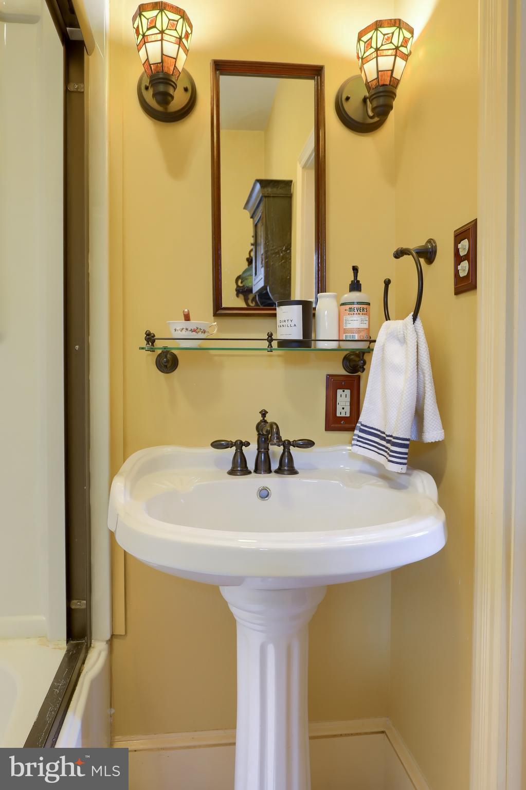 CHESTNUT HILL - Residential