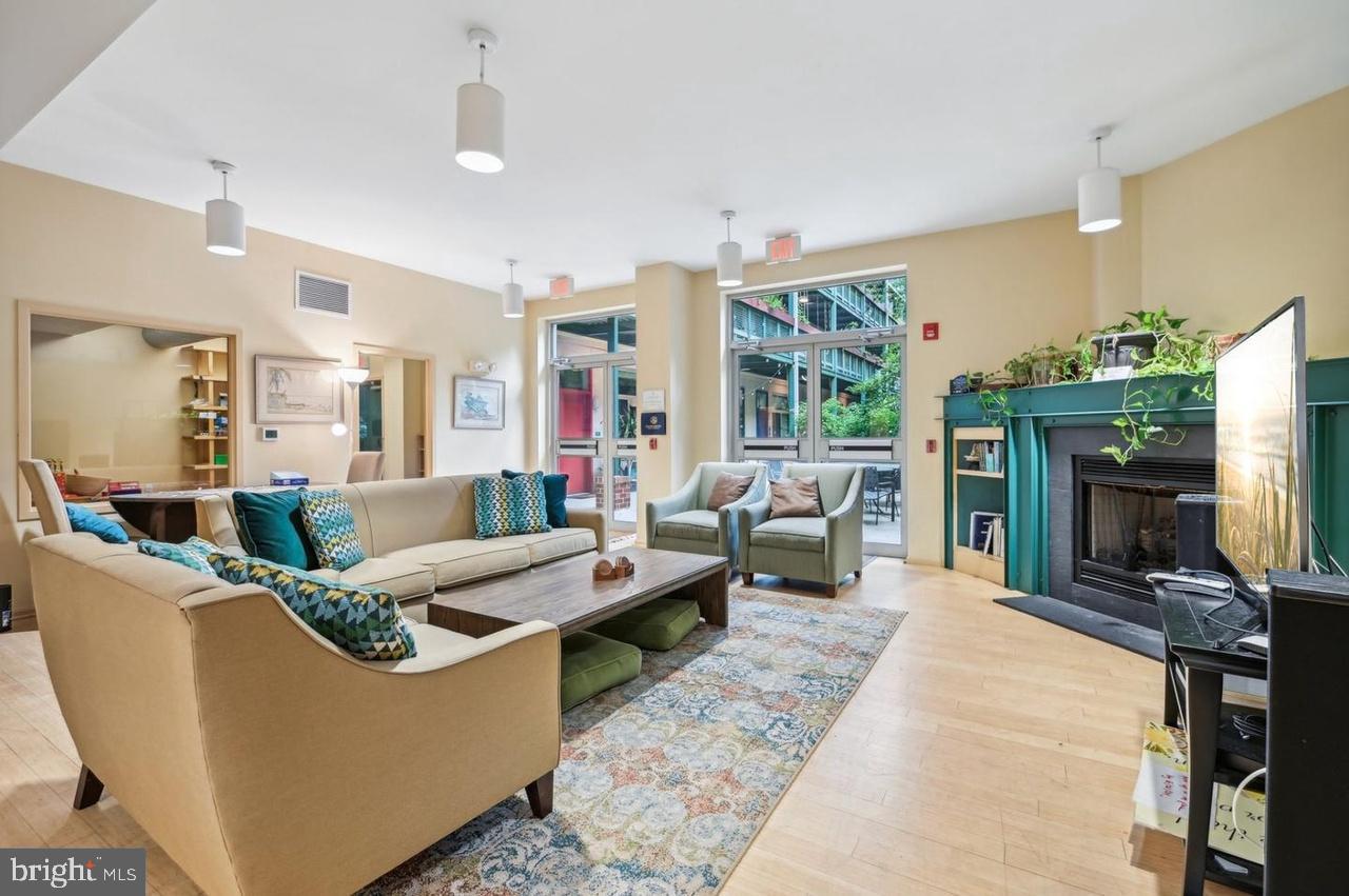 SILVER SPRING - Residential