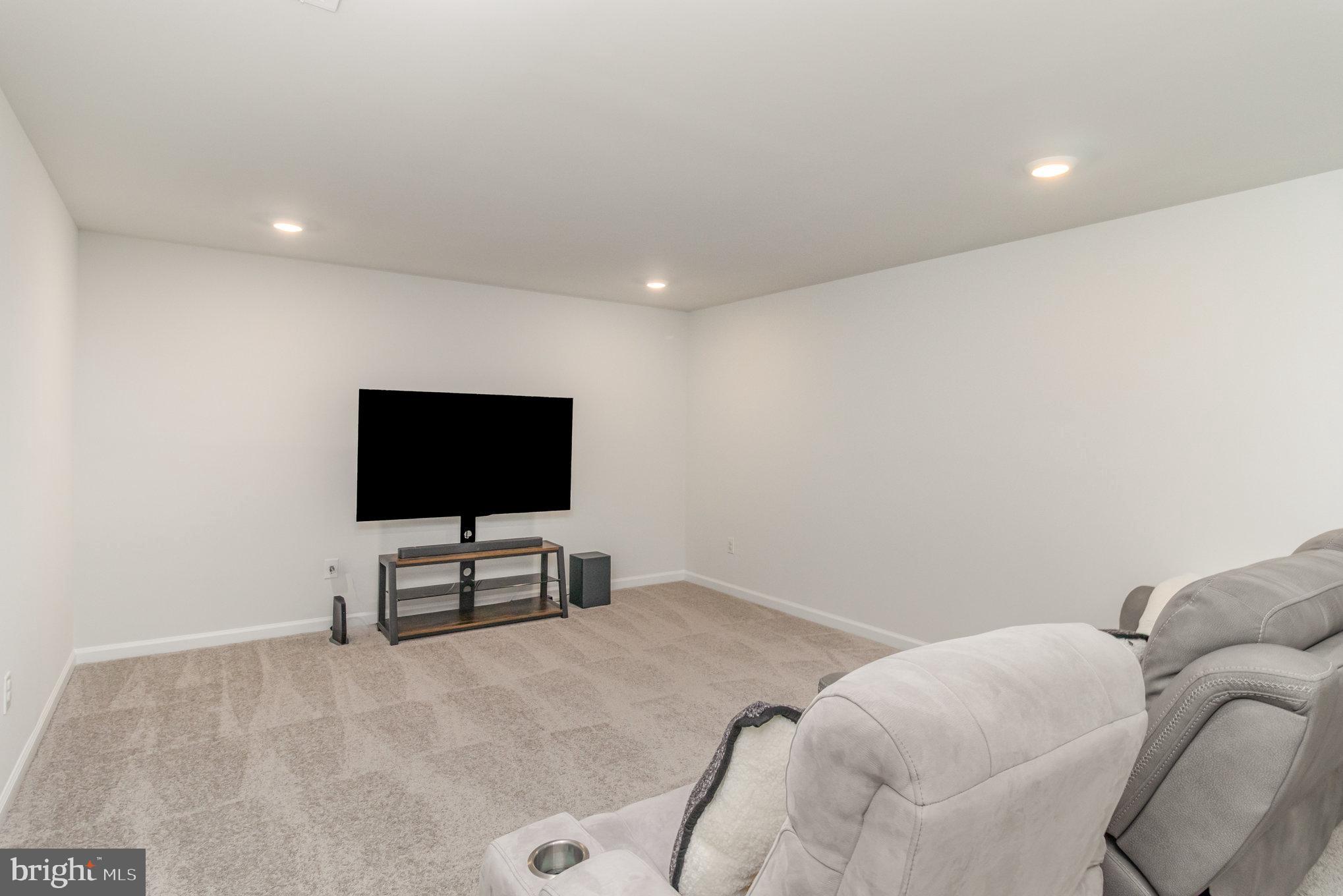 LADYSMITH VILLAGE - Residential