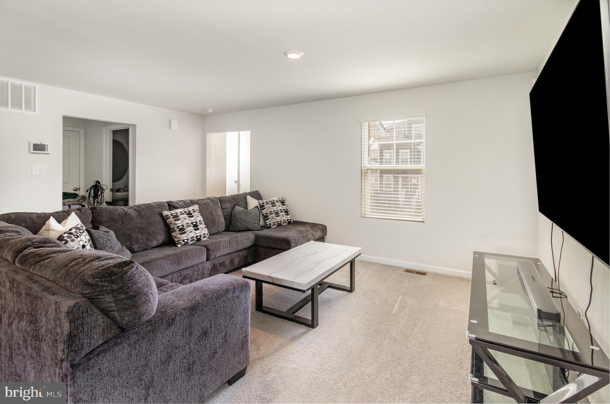 LADYSMITH VILLAGE - Residential