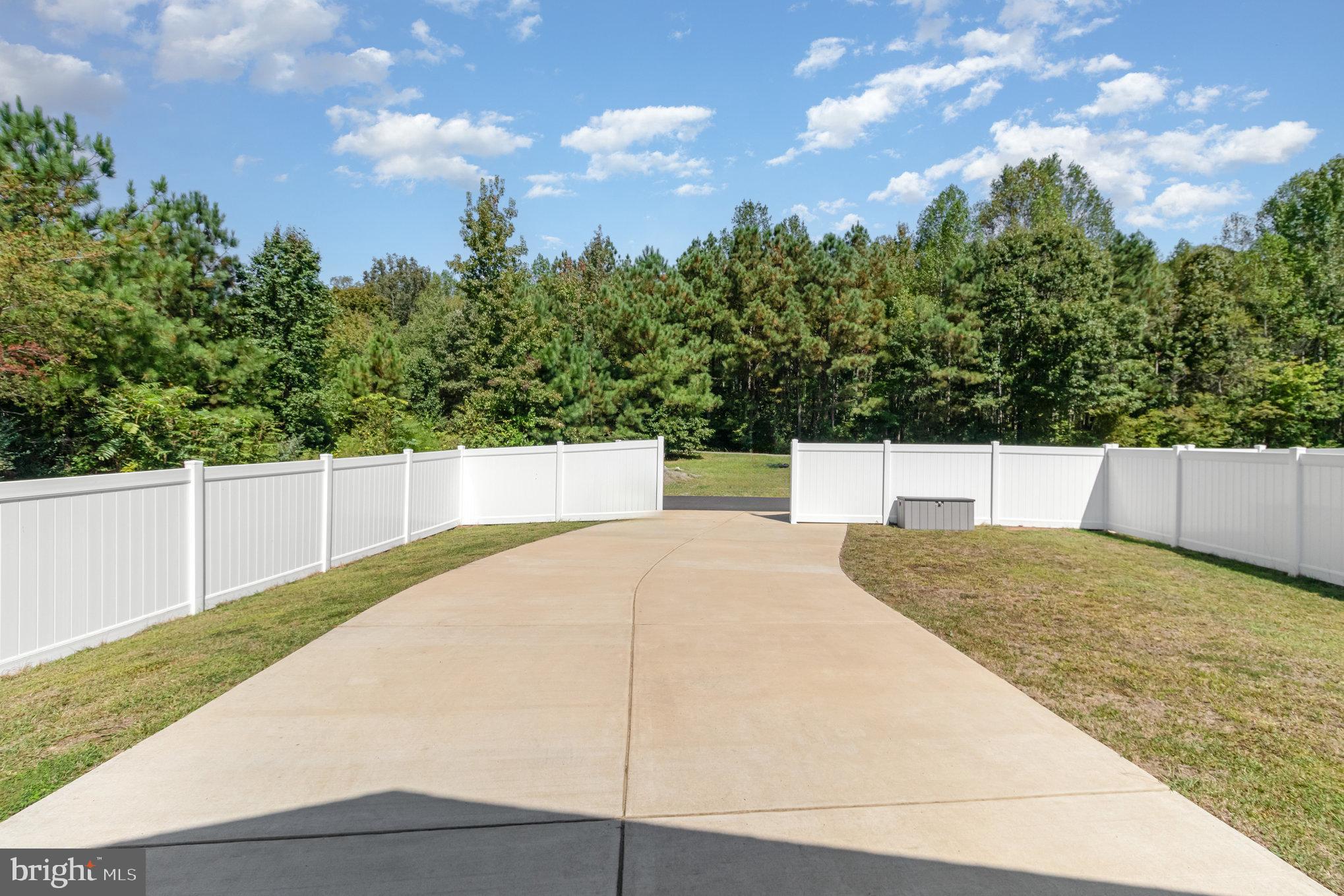 LADYSMITH VILLAGE - Residential