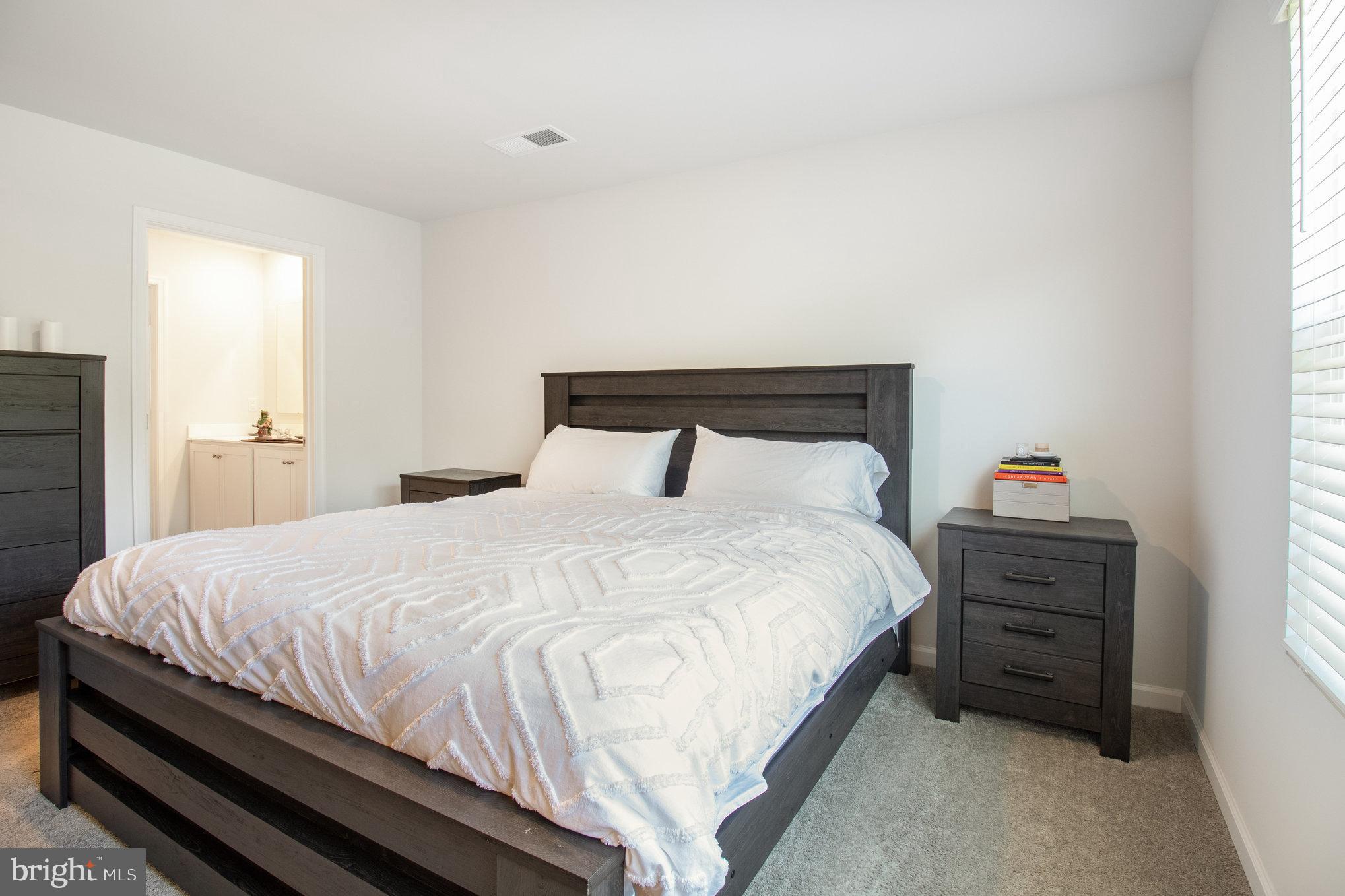 LADYSMITH VILLAGE - Residential