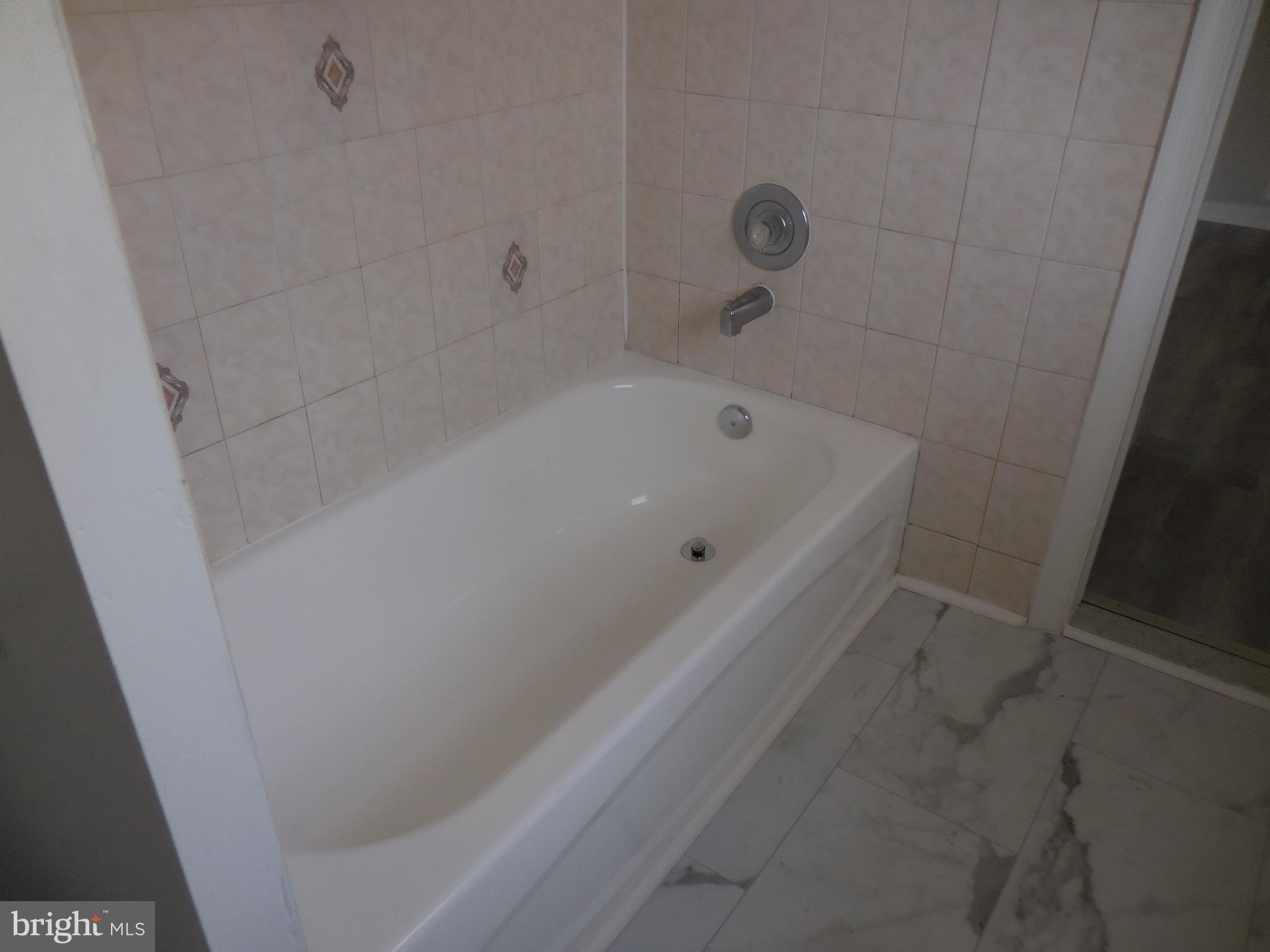 FORT WASHINGTON - Residential Lease